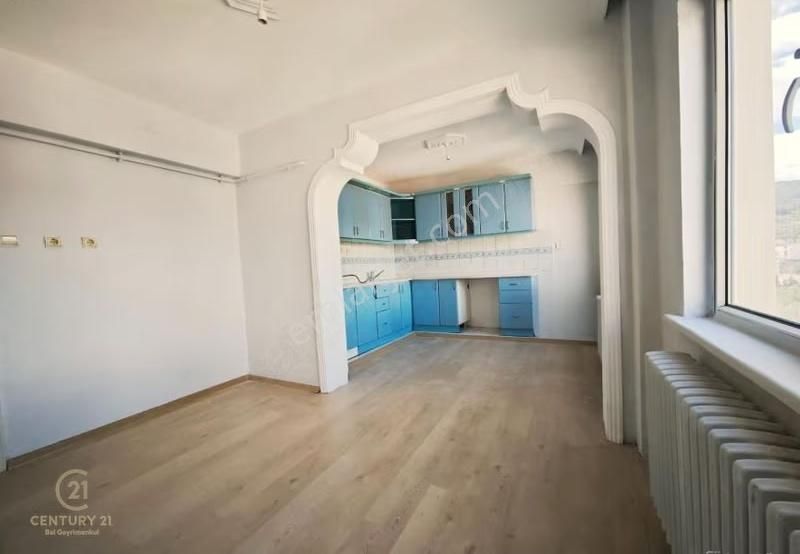 Centruy 21 Bal'dan Adnan Menderes Mahallesi Kiralık 2+1 Daire - Görsel 8