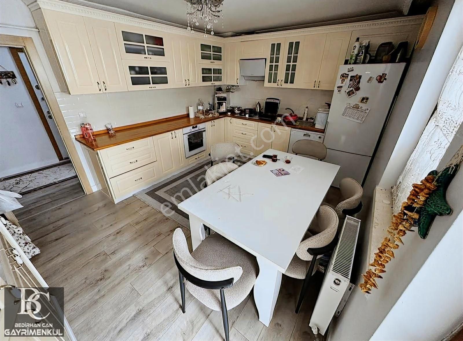 Bedirhandan' Basınevlerinde Hastaneler Yakını 4+1 Site Dairesi