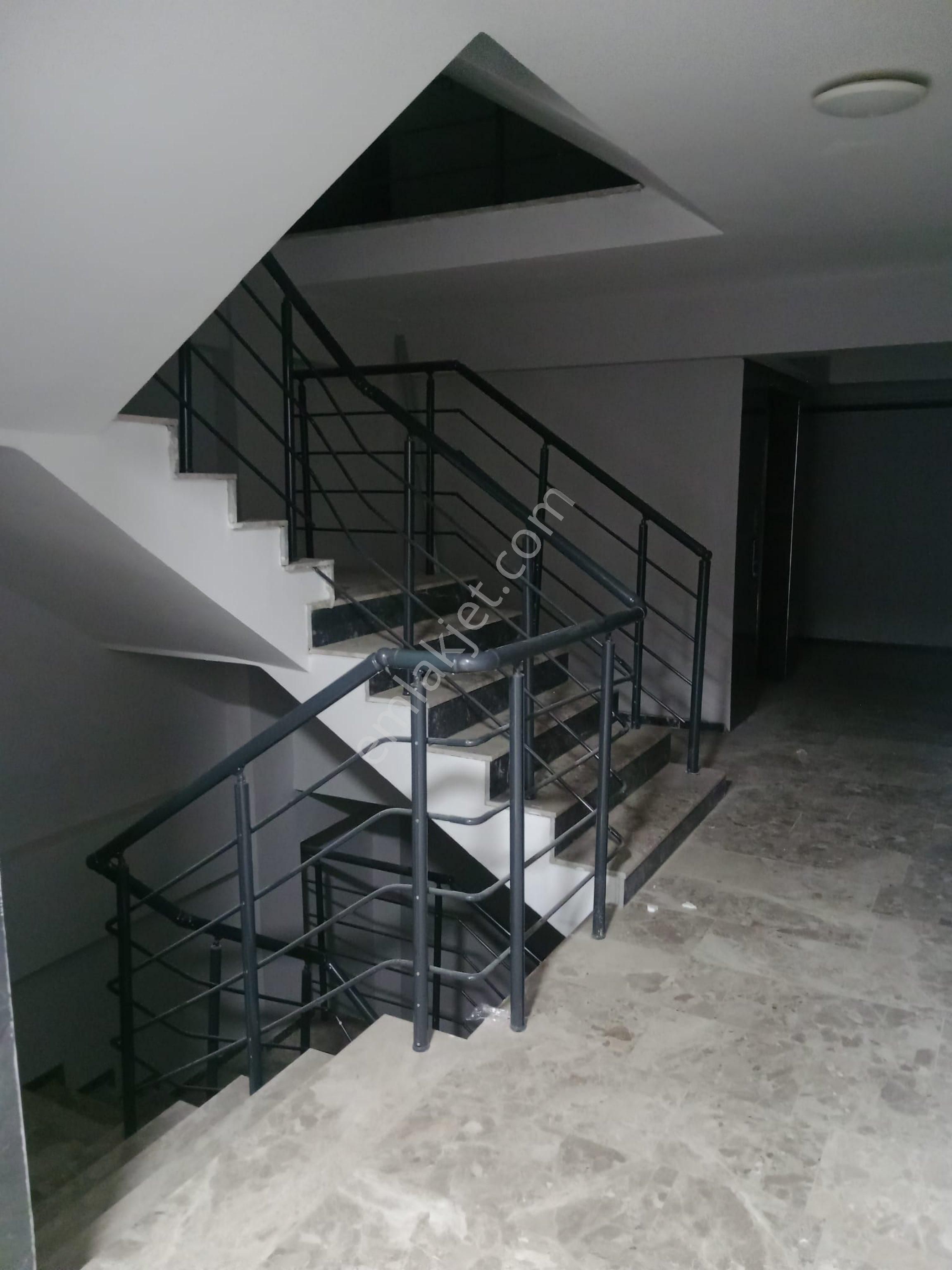 Ayrancılar Çarşı Merkezde 1 + 1 Doğalgazlı Kiralık Daire - Görsel 3