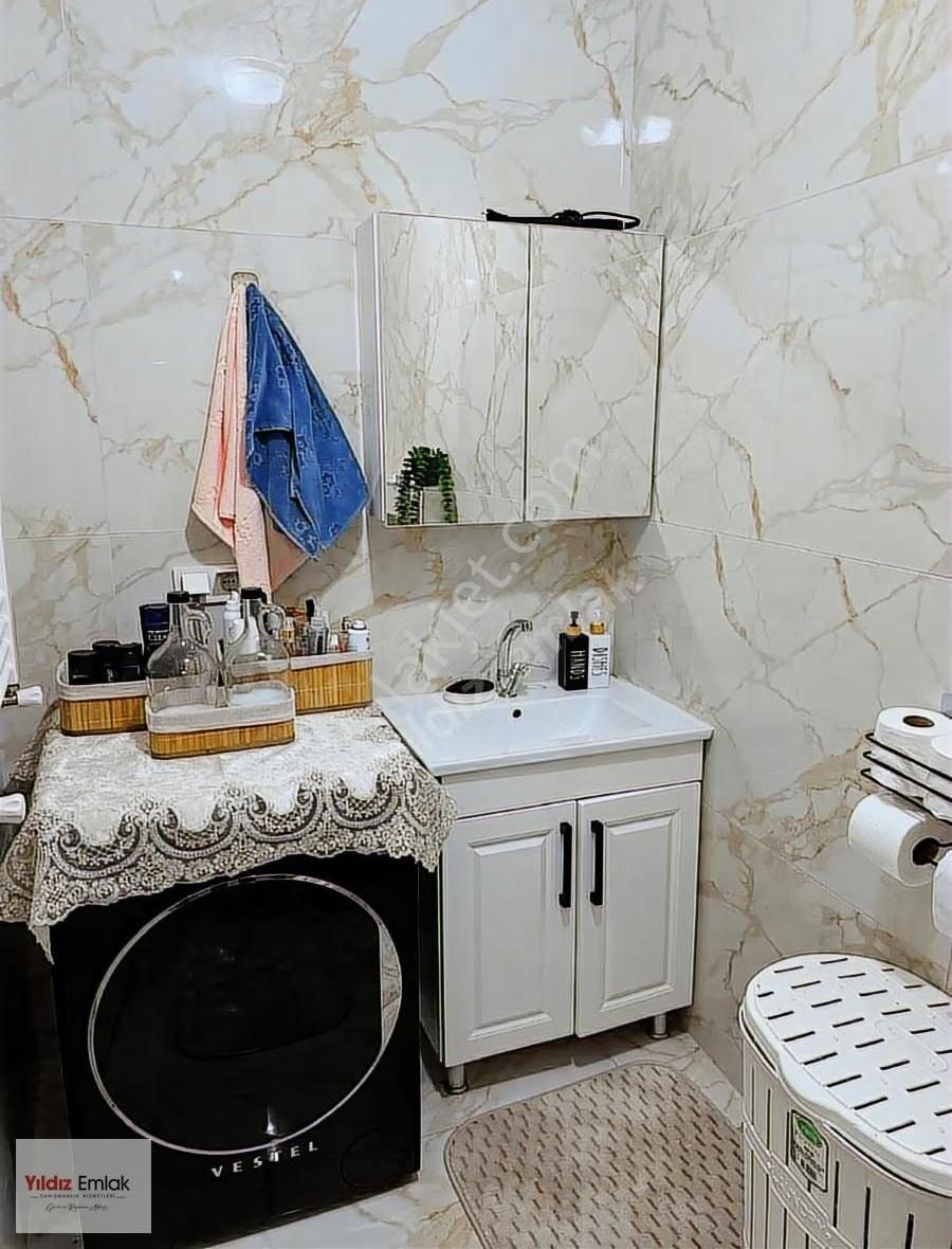 Baglarbasi Mah.de İstasyon Caddesi Yanı Satılık 2+1 Giris Katı - Görsel 4