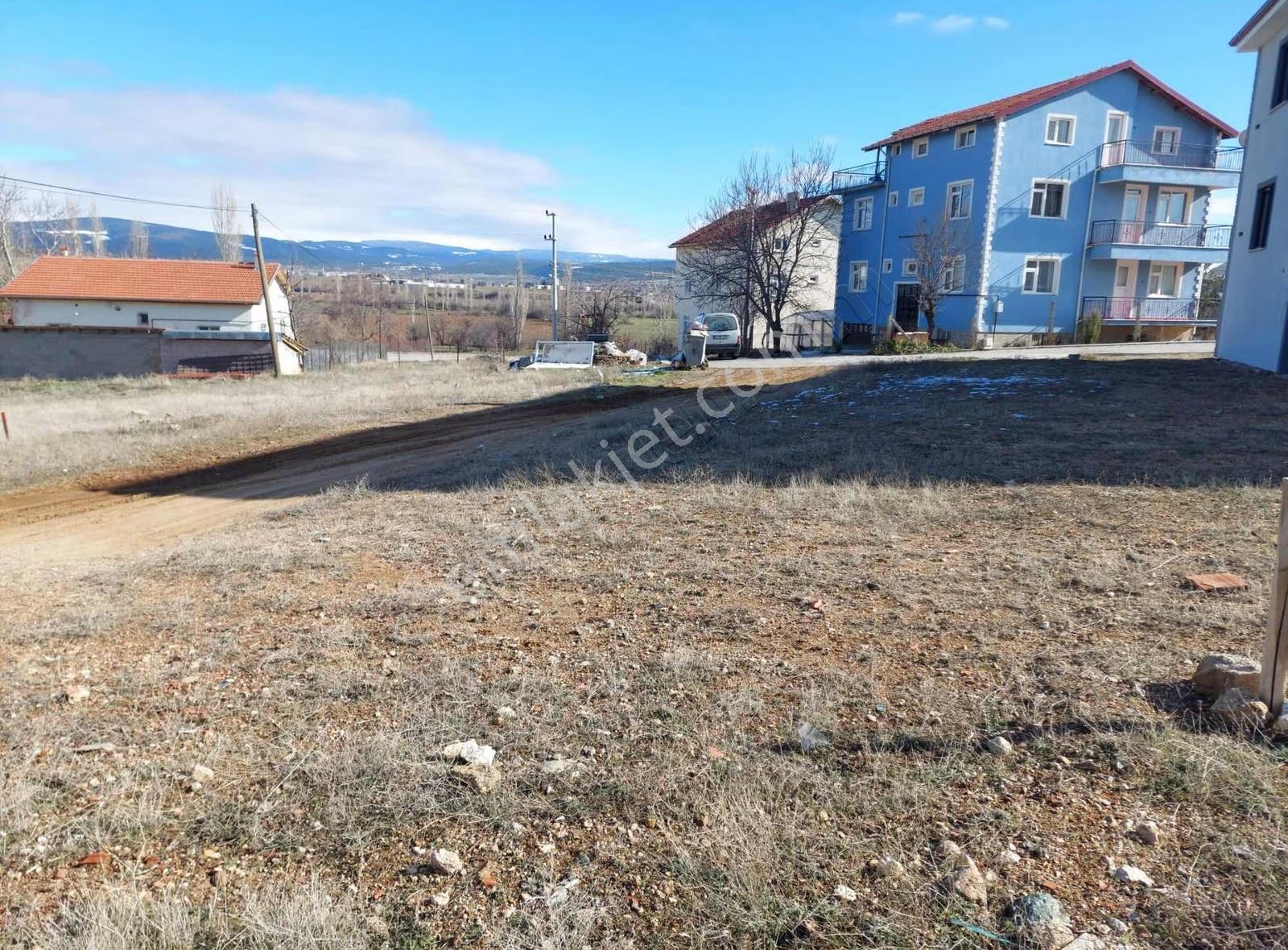 Banaz 31 Ağustosta 395m2 Güney Cepheli Villalık Arsa - Görsel 3