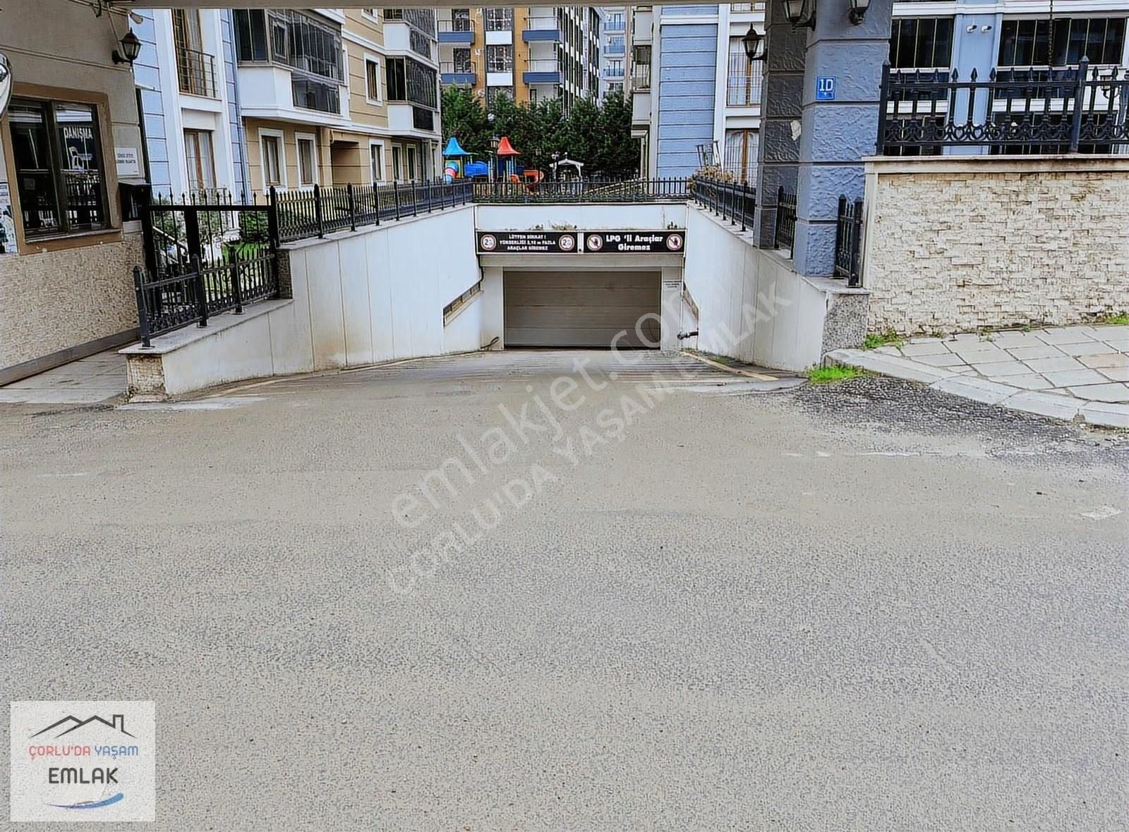 Emlaklar,hürriyet Mah.güvenlikli Sitede,140 M²,3+1 Kiralık Daire - Görsel 20