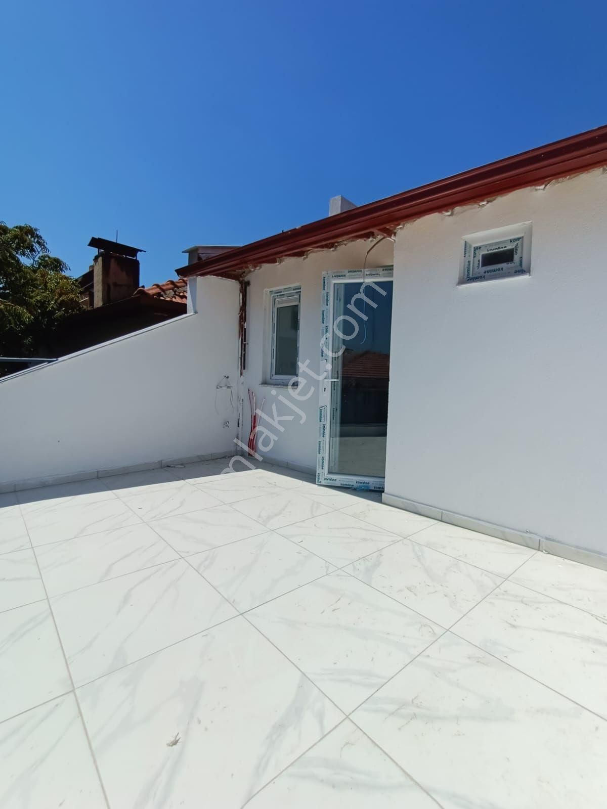 Nora'dan Devlet Hastanesi Yanı Geniş Teraslı Klimalı Yerden Isıtmalı 1+1