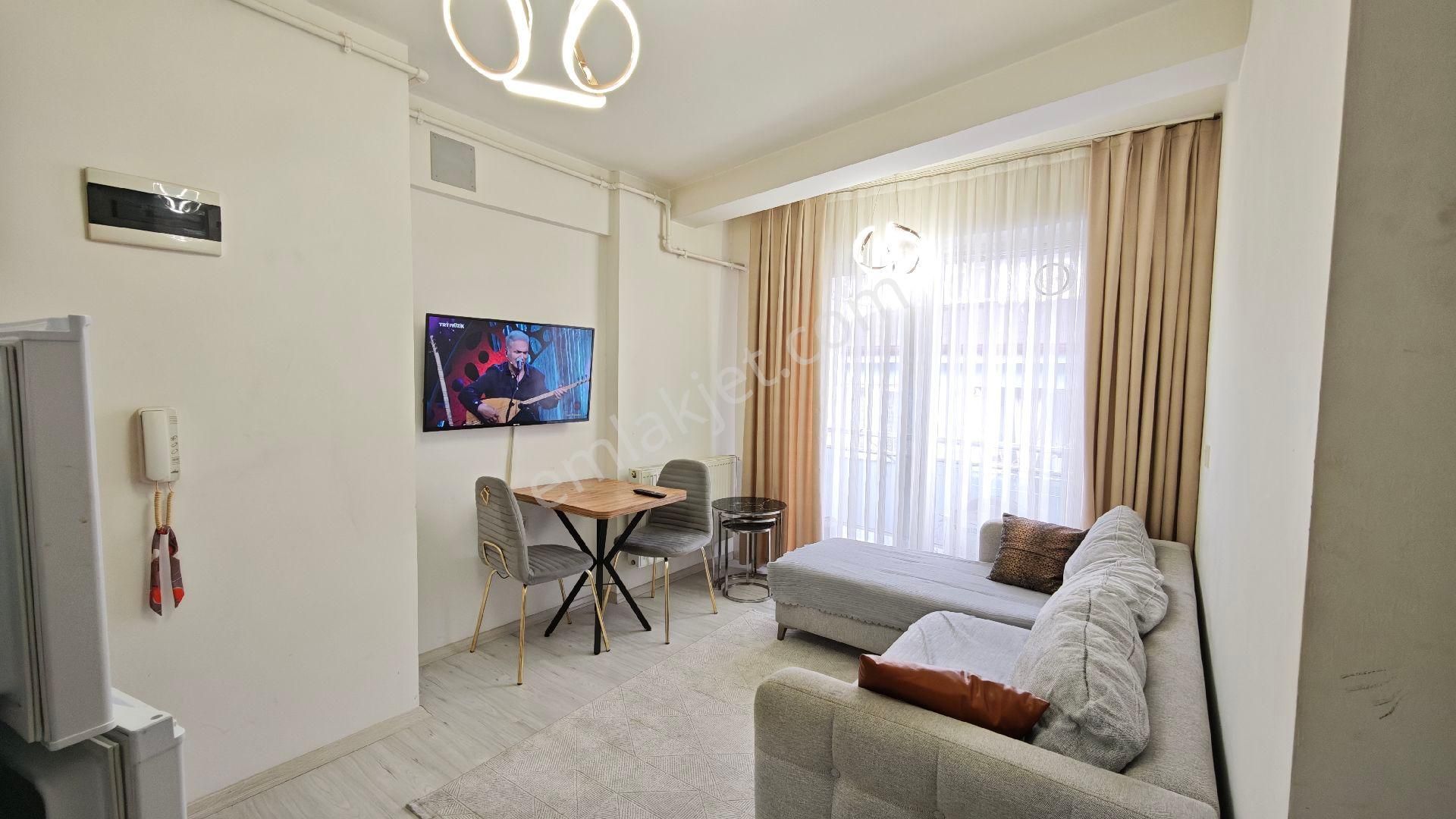 Nora'dan Kayalık'ta Eşyalı Balkonlu