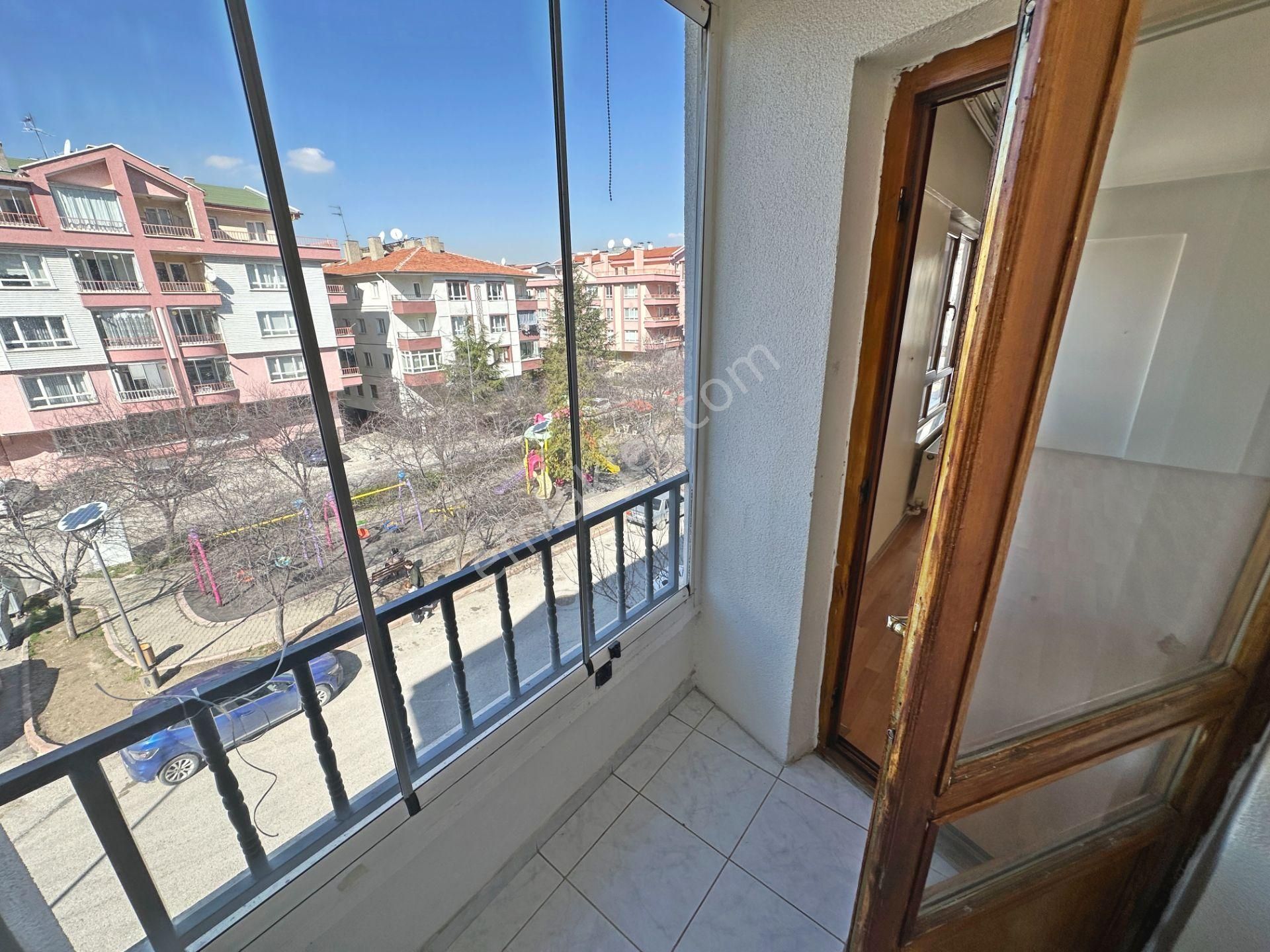 Hürel Düzlükte Ara Kat Park Manzaralı Önü Açık 3+1 Satılık Daire - Görsel 9