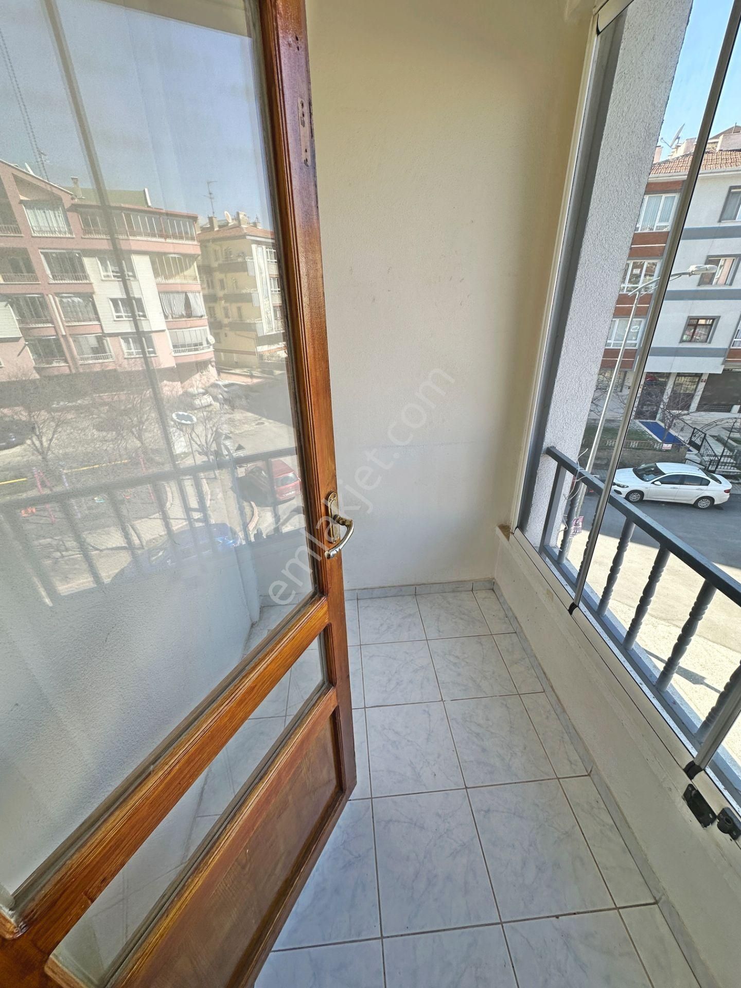 Hürel Düzlükte Ara Kat Park Manzaralı Önü Açık 3+1 Satılık Daire - Görsel 8