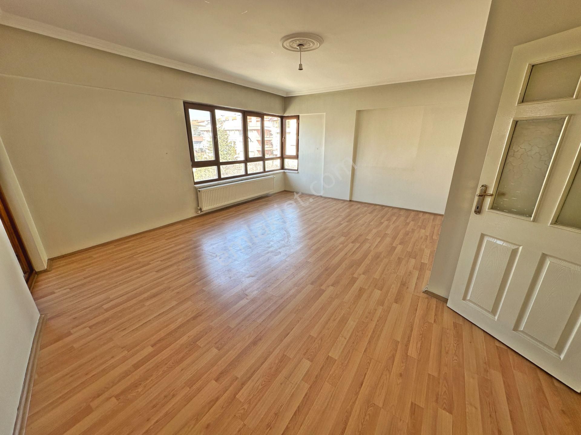 Hürel Düzlükte Ara Kat Park Manzaralı Önü Açık 3+1 Satılık Daire - Görsel 5