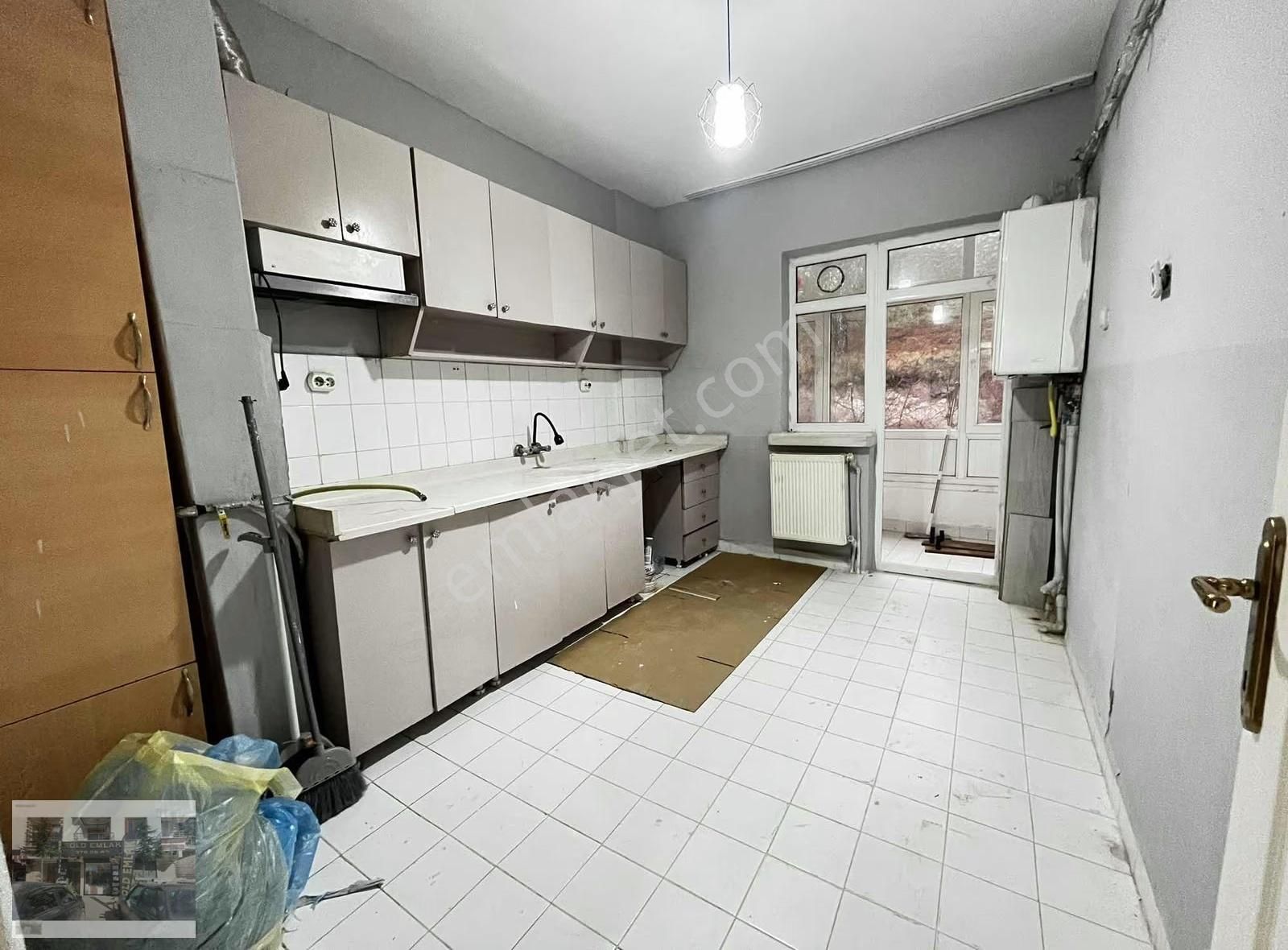 Vizyon Emlak'tan 3. Katta Kaçırılmayacak Temiz Daire