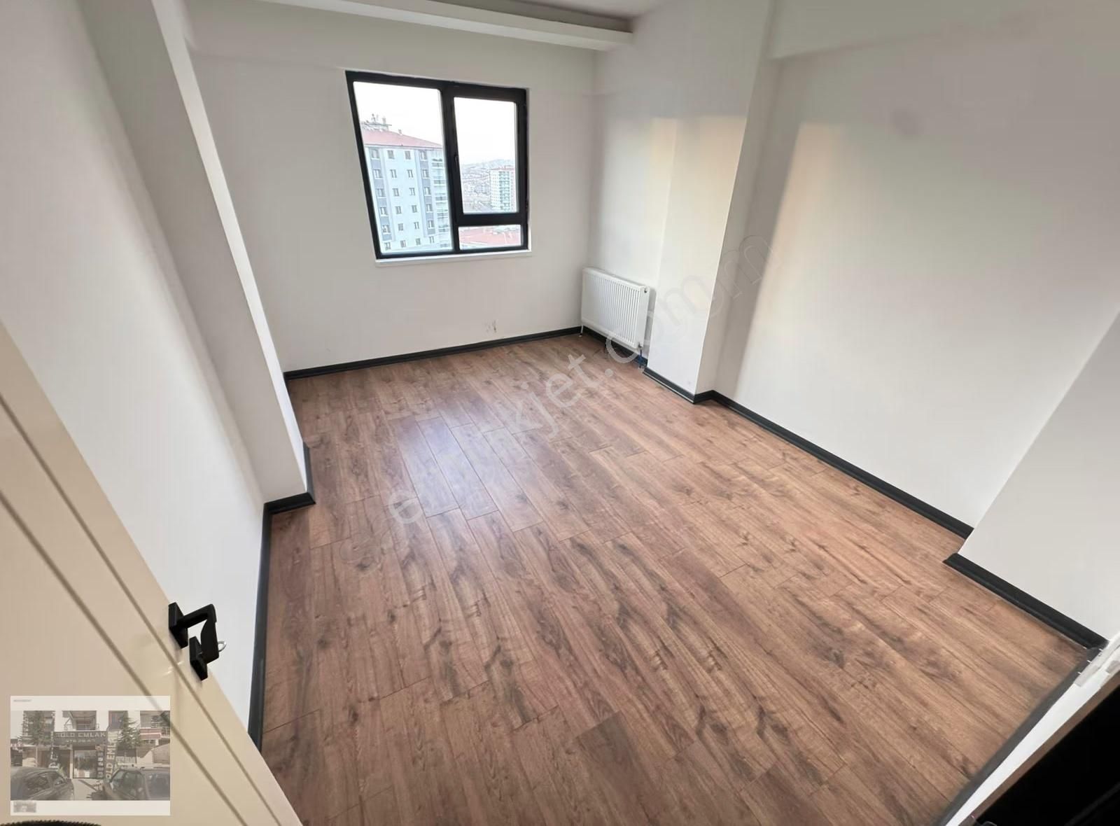 Yeşil Kuşak Caddesi'nde Lüks Sitede 4+1 Katta Sıfır Daire - Görsel 9