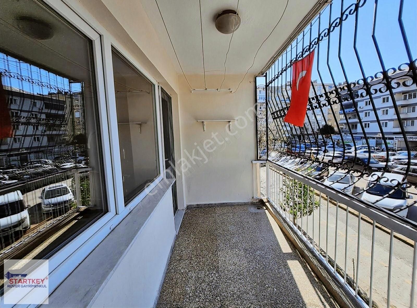 Bayraklı Mansuroğlu Mahallesinde Kiralık 3+1 Geniş Daire - Görsel 16