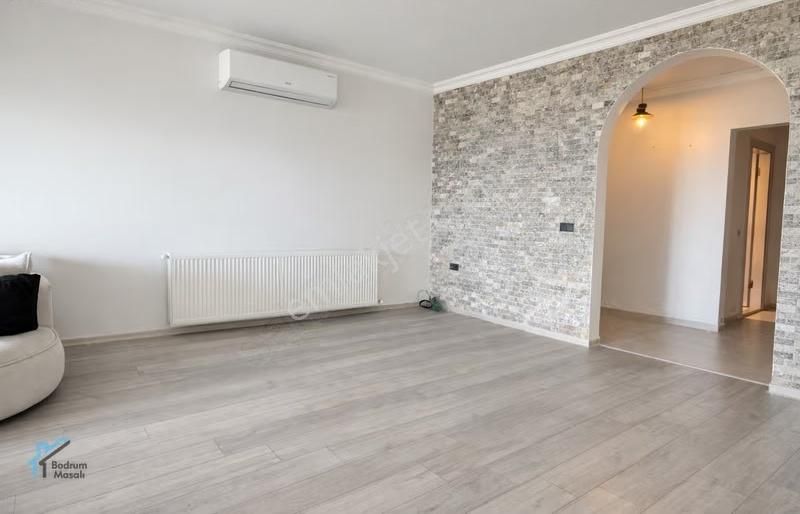Turgutreis'te Havuzlu Sitede Deniz Manzaralı Bahçekatı Daire - Görsel 3