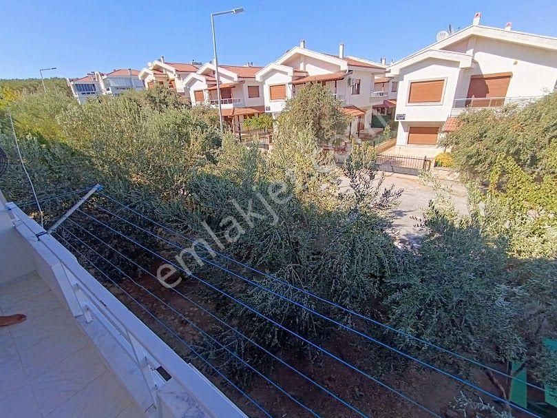 Ayvalık Sarımsaklı Da 2+1 Çift Cepheli Geniş Oturumlu Daire - Görsel 23