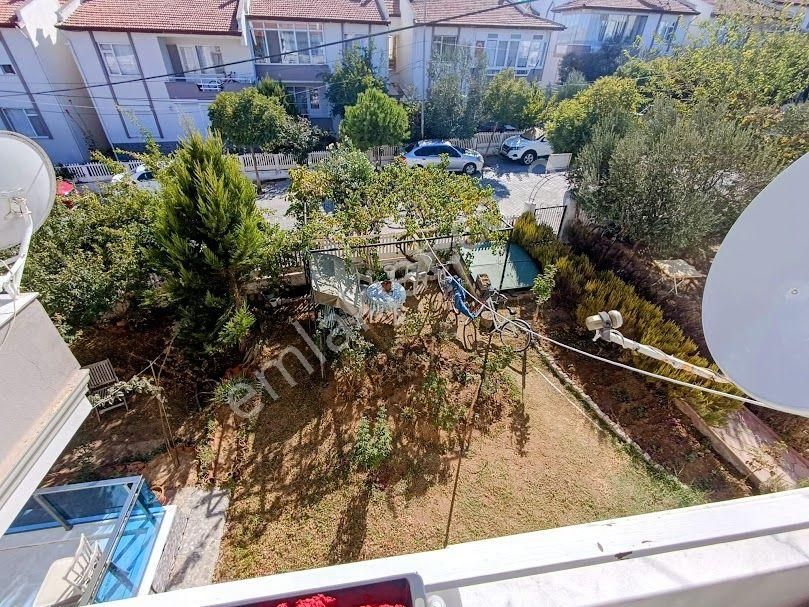 Ayvalık Sarımsaklı Da 2+1 Çift Cepheli Geniş Oturumlu Daire