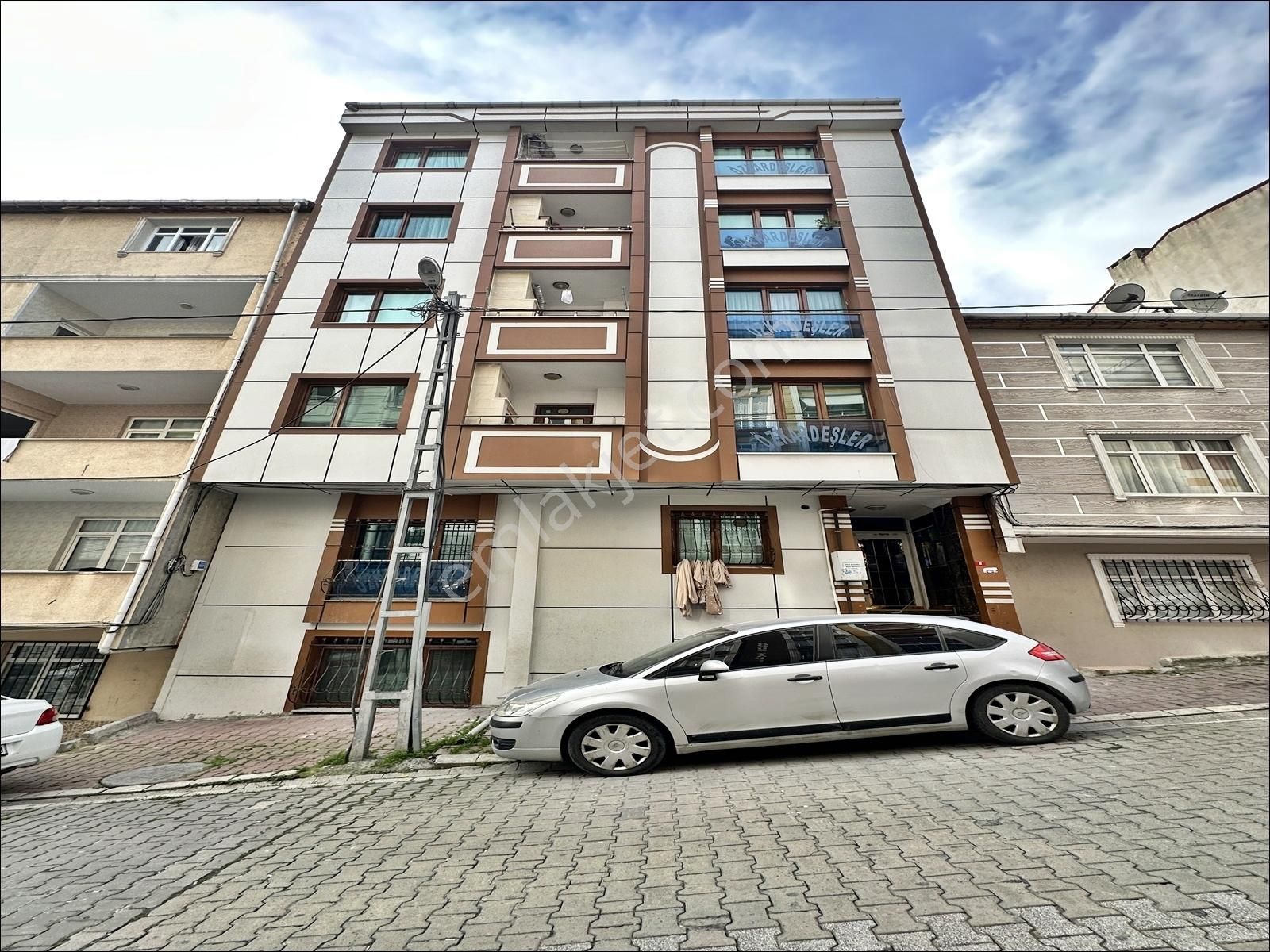 Lıon İnşaat Tek Daire Üzeri Şömineli 3+1 Geniş M2 Daire !!!