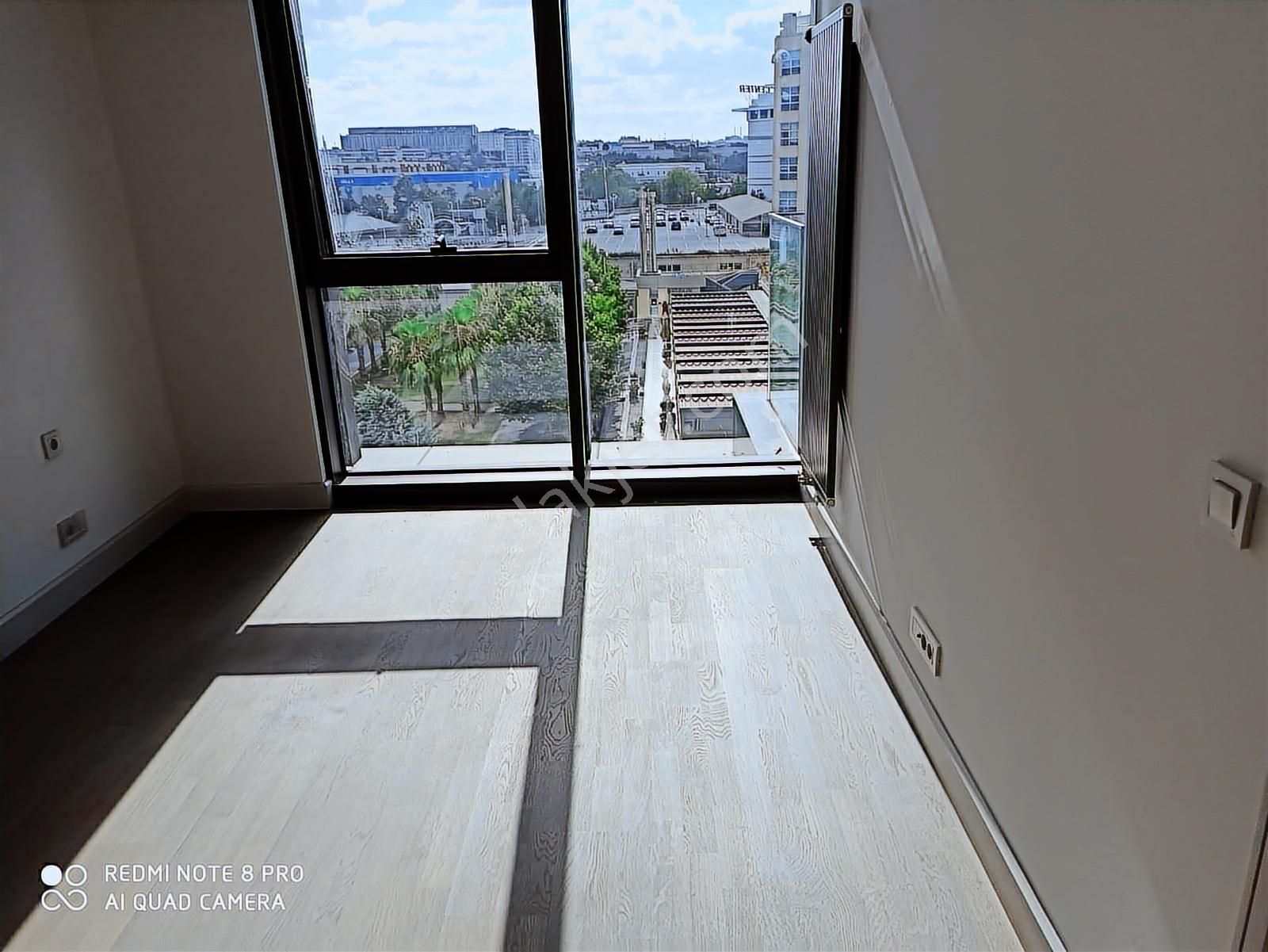 Ataköy E5 Kenarı Selenyum Retro 9 B Bilokta 1+1 75 M2 Kiralık - Görsel 3