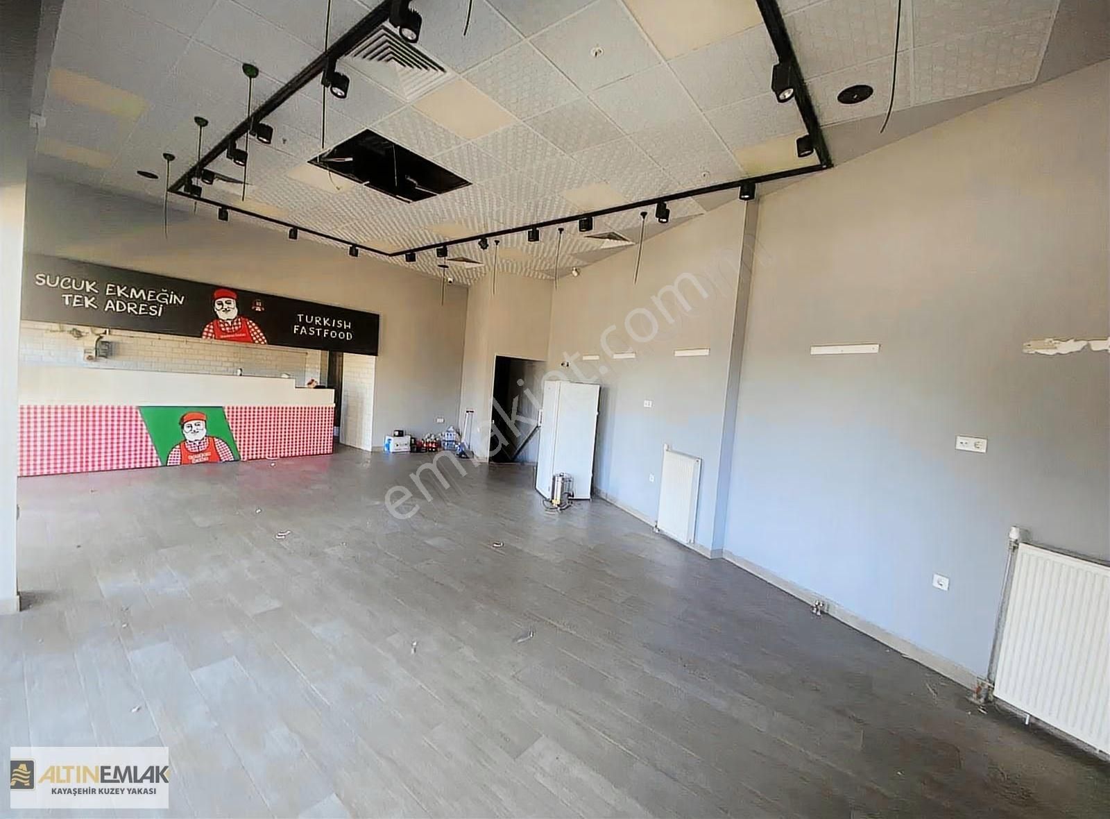 Park Mavera 1'de Kurumsal Firmalara Kiralık Köşe 169 M2 Dükkan - Görsel 3