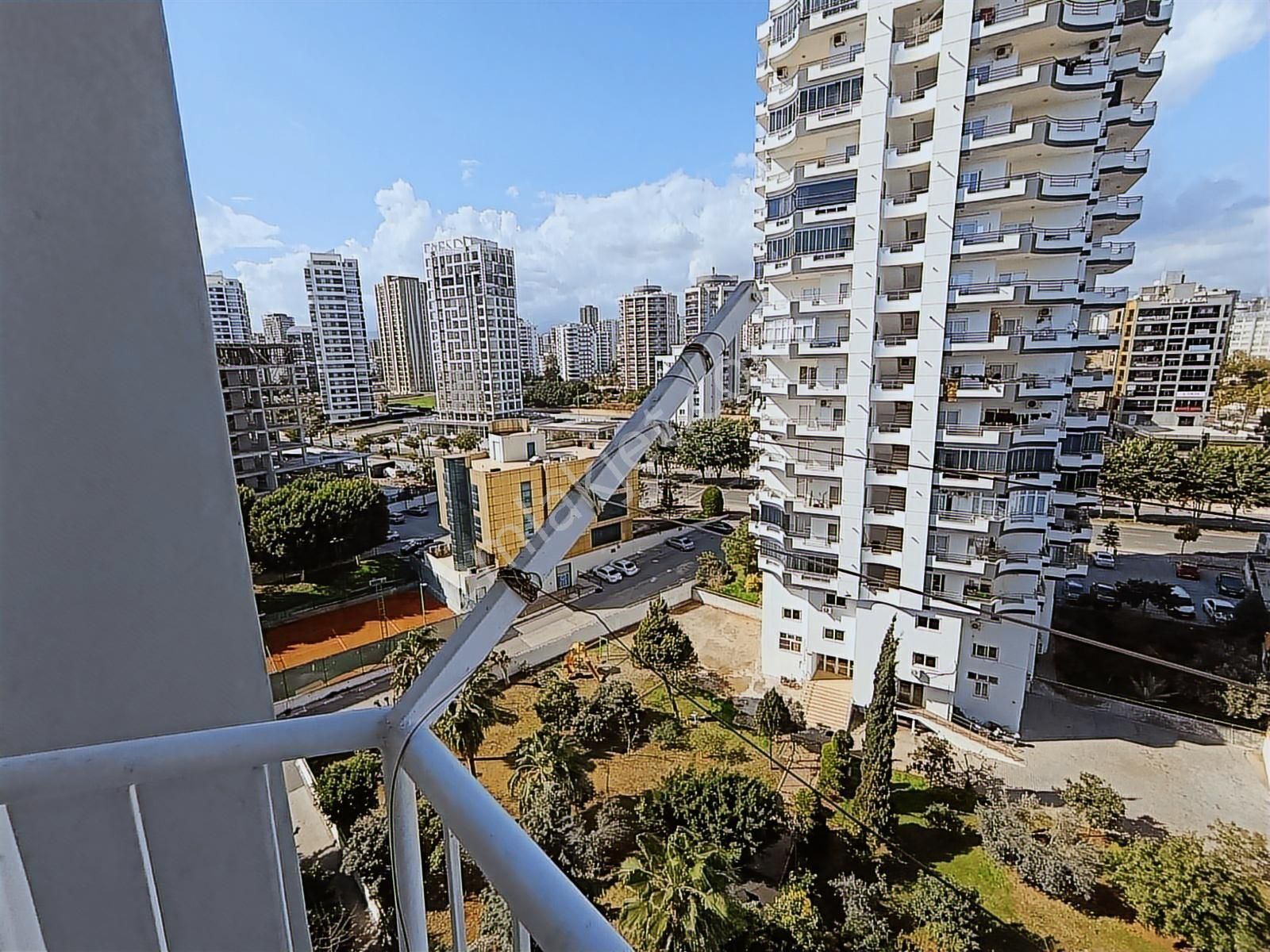 Mersin Yenişehir Limonluk Mahallesi'nde Satılık 3+1 Daire