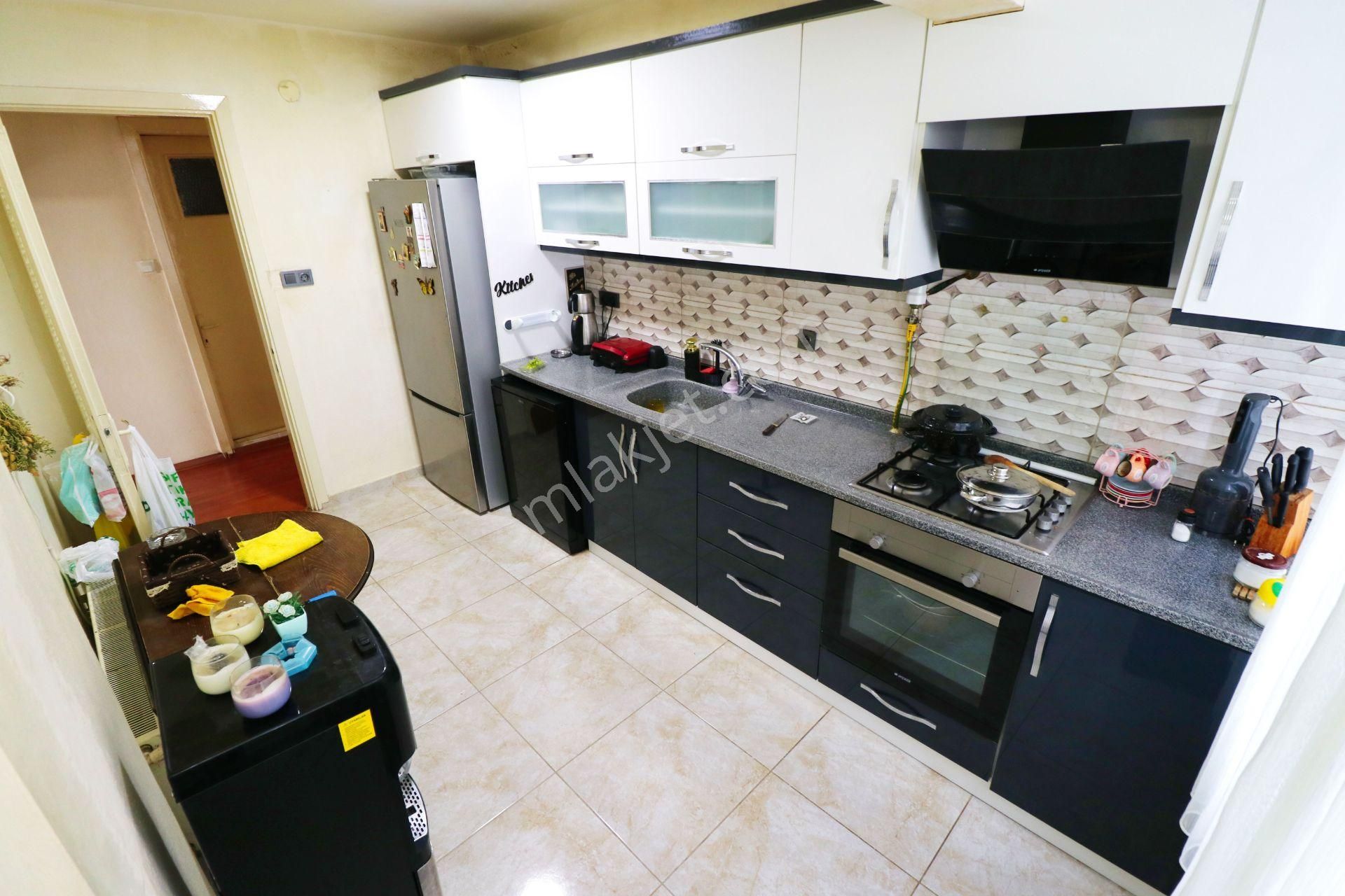 🛑🛑aktif'ten Akçay'da Satılıkön Cephe Arakat 3 Balkonlu Ferah Masrafsız 3+1 Daire