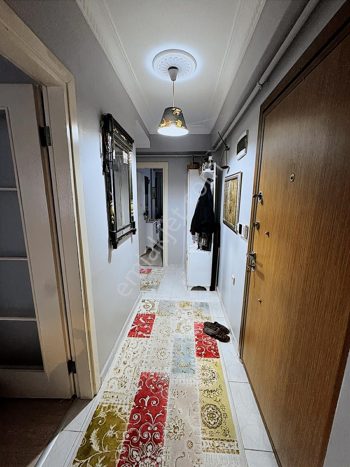 Bezirganbahçe'de 2+1 Satılık Balkonlu 100 M2 Yüksek Giriş - Görsel 4