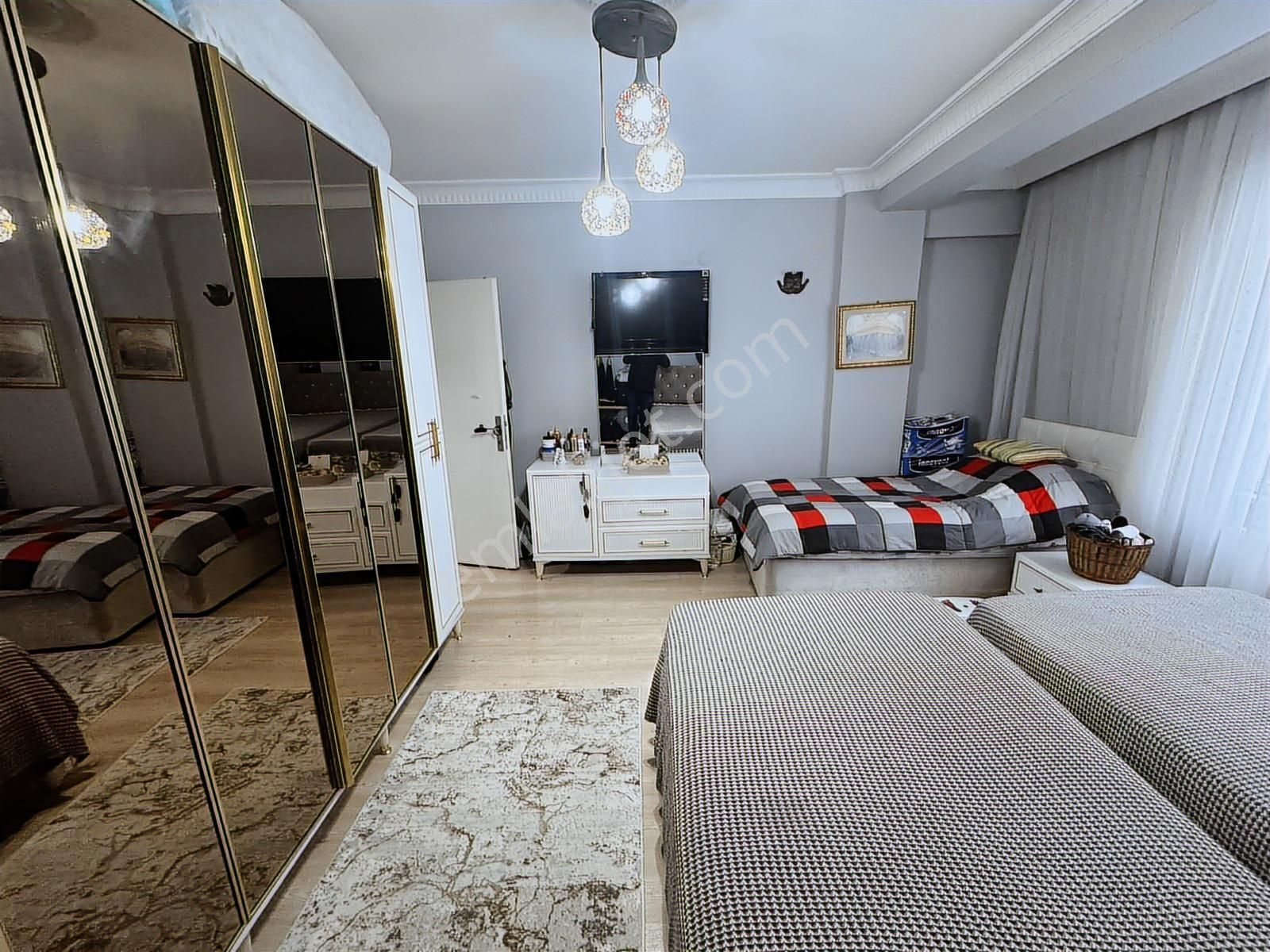 Bezirganbahçe'de 2+1 Satılık Balkonlu 100 M2 Yüksek Giriş - Görsel 7