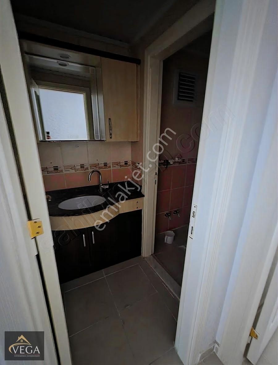 Mücahitler Mah. Satılık Göbek Kat Full Bakımlı Geniş 3+1 Daire - Görsel 9