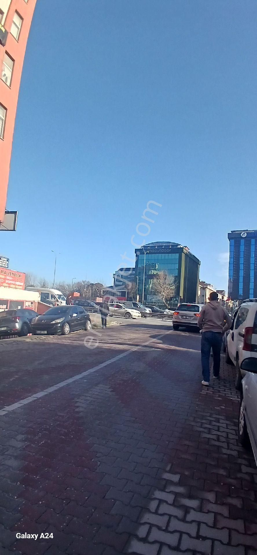 Avcılar E-5 Üzerinde Merrobüs Durağı Yakını 180 M2 Ofis Katı Kiralık - Görsel 2