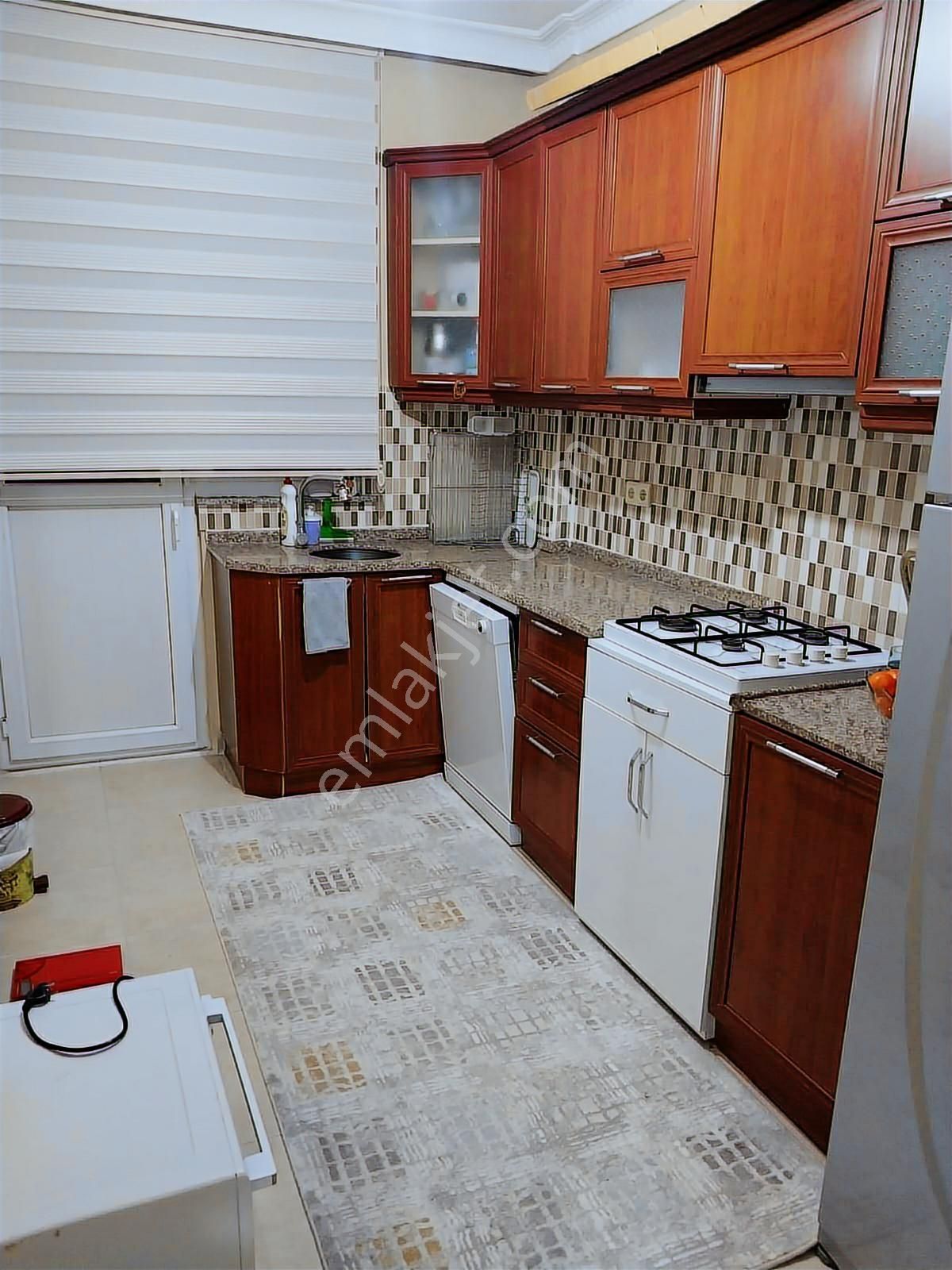 Cumhuriyet Mah'de Metroya Ve Çarşı Yakın Geniş Satılık 2+1 Daire - Görsel 2