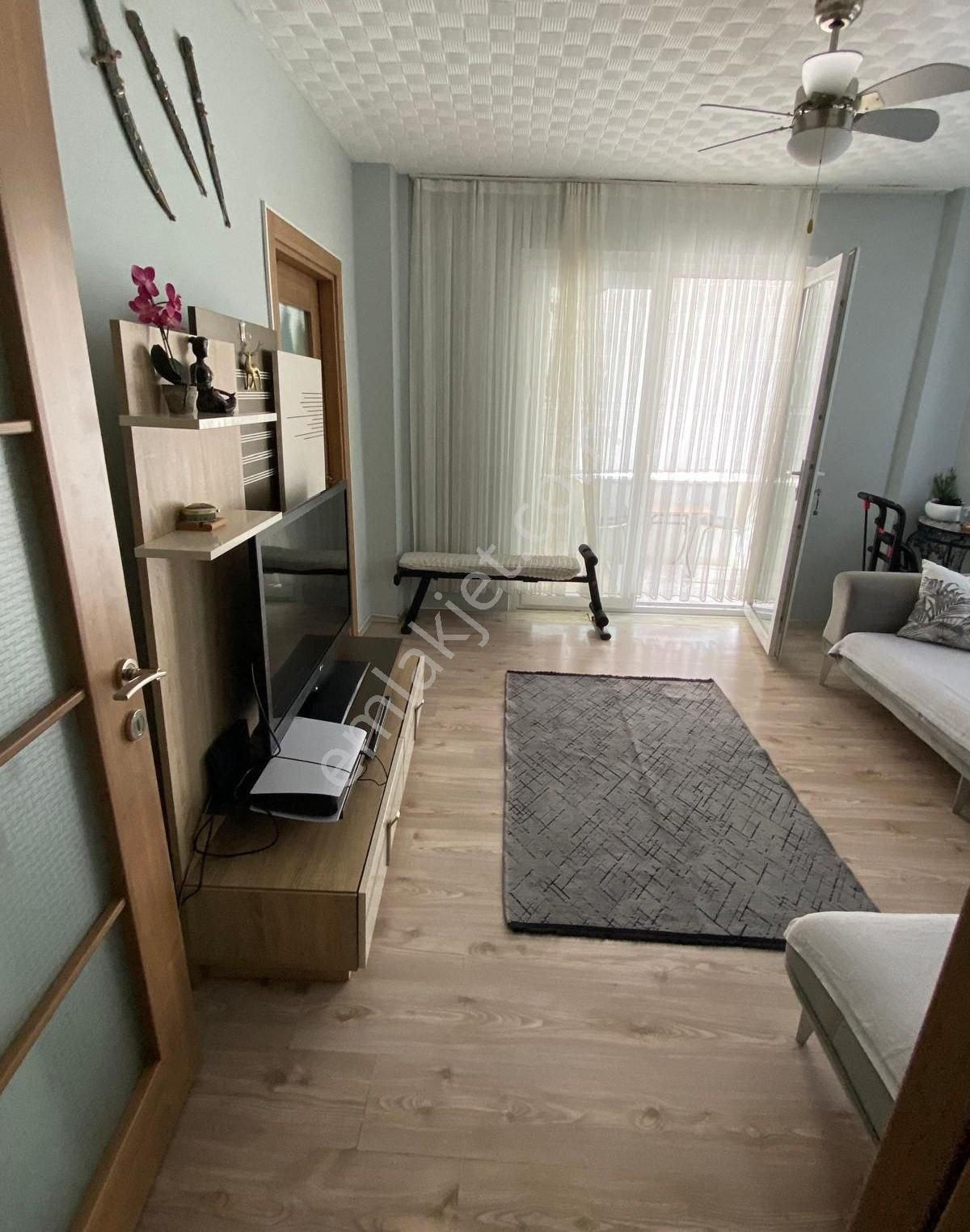 Orhangazi Mah Yüksek Arsa Paylı Caddeye Yakın 2+1 Temiz Daire