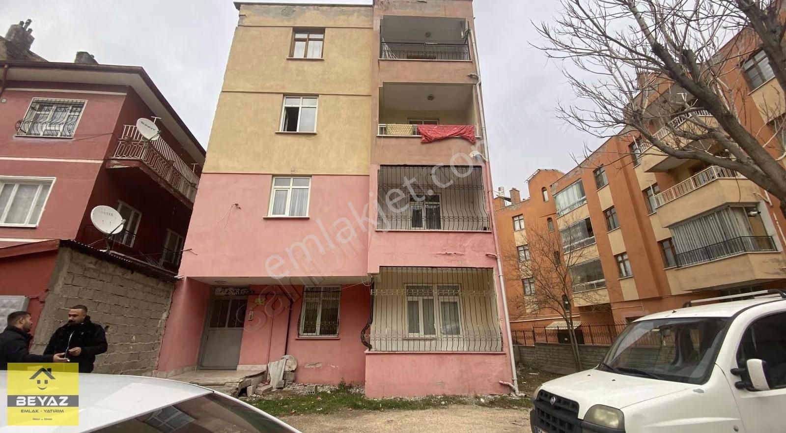 Sultan Mesud Mah Giriş Kat 3+1 Geniş Daire - Görsel 1