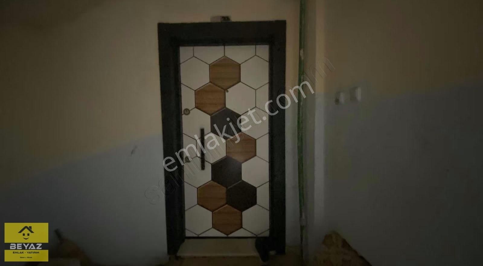 Sultan Mesud Mah Giriş Kat 3+1 Geniş Daire - Görsel 5