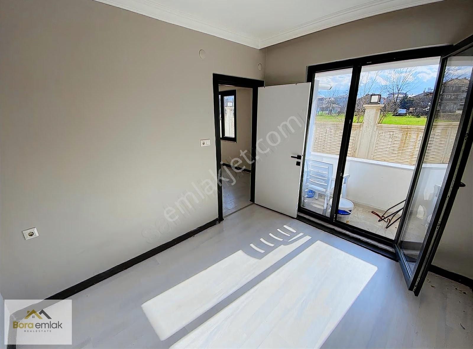 Bora Emlak'dan Hastane Mahallesi'nde 1+1 Kiralık Daire - Görsel 7