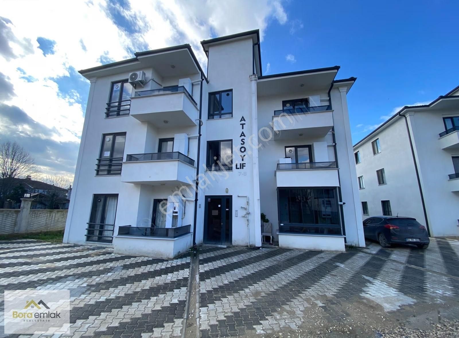 Bora Emlak'dan Hastane Mahallesi'nde 1+1 Kiralık Daire