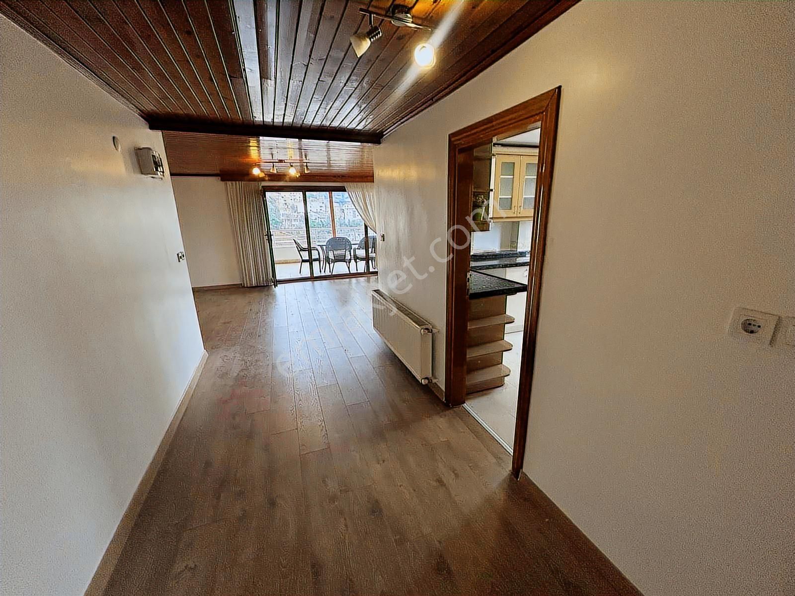 Üsküdar Çengelköy'de Net 108 M2 Teraslı 2+1 Kiralık Daire - Görsel 3