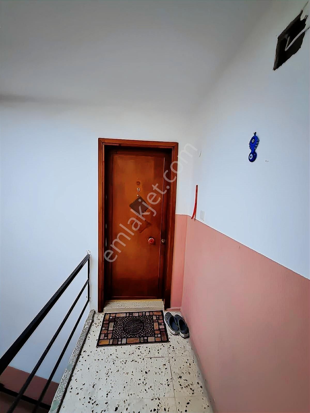 Foça Atatürk Mahallesinde Satılık 2+1 Daire - Görsel 2