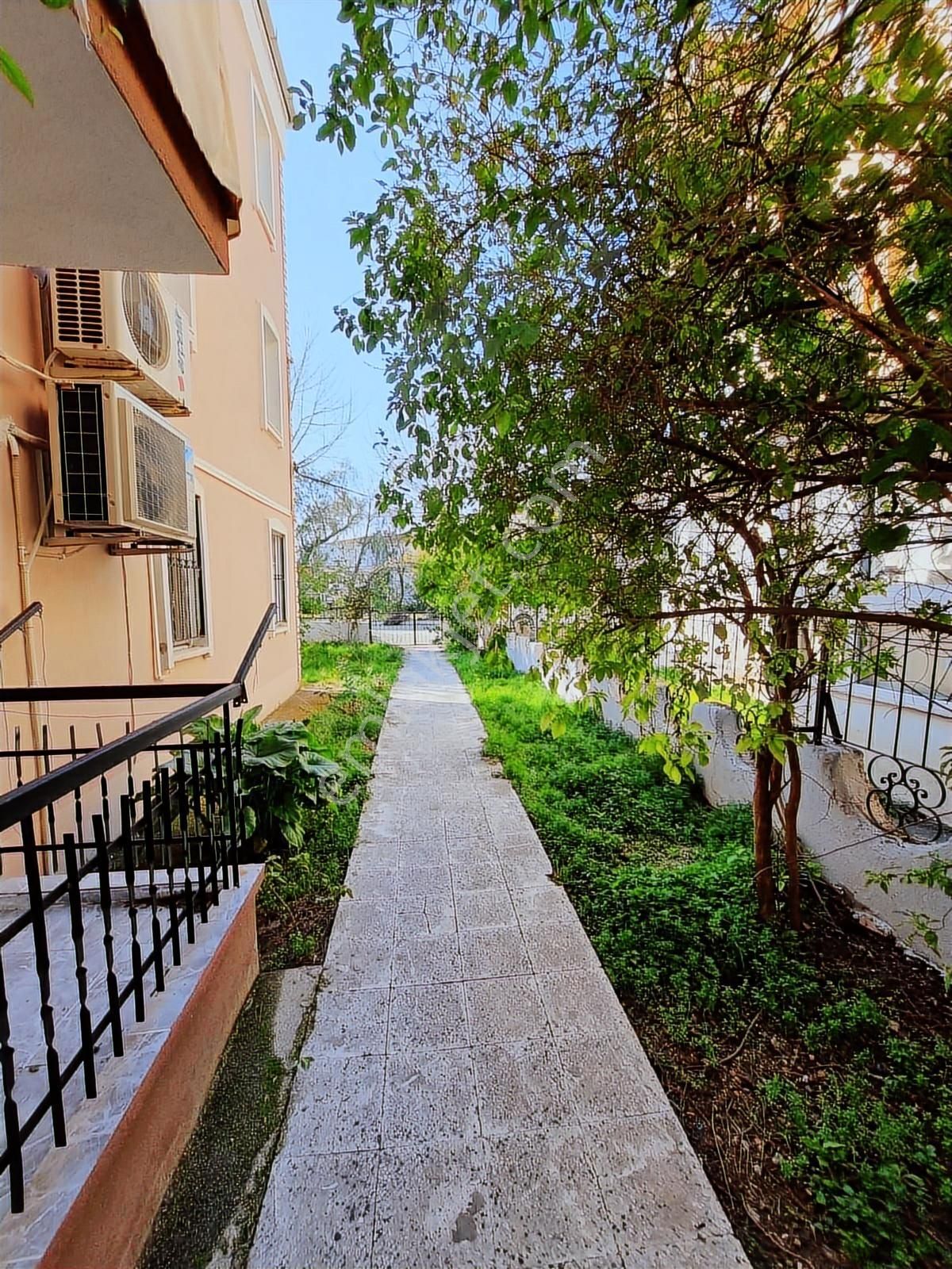 Foça Atatürk Mahallesinde Satılık 2+1 Daire - Görsel 13