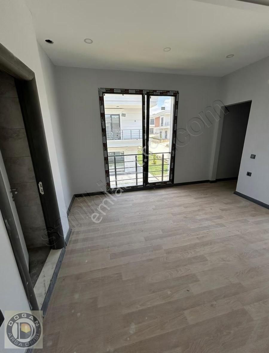 Büyükçekmece Celaliyede Satılık Site İçinde Sıfır Villa - Görsel 15