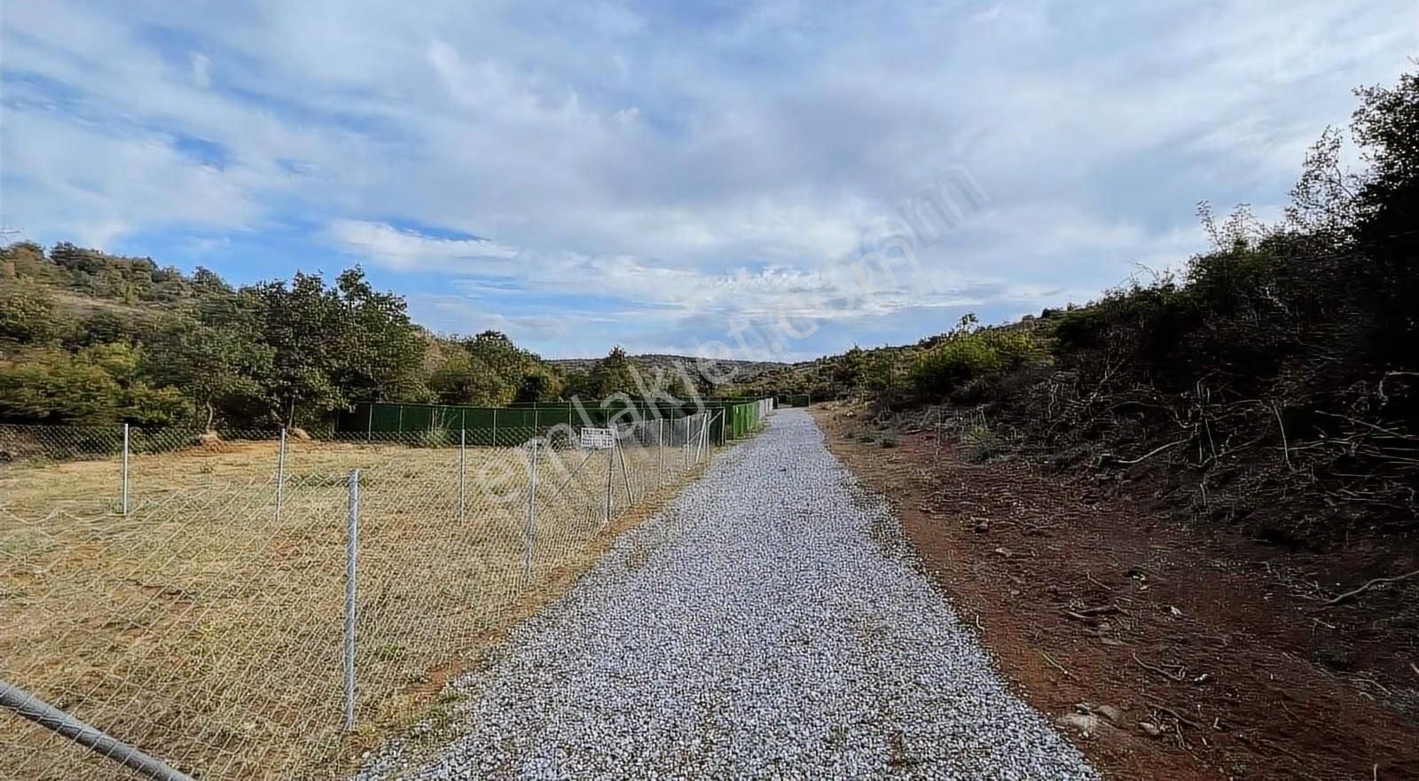 Mollafenari De 225 M2 Dere Kenarı Yeri Belli Cevrili Tarla - Görsel 6