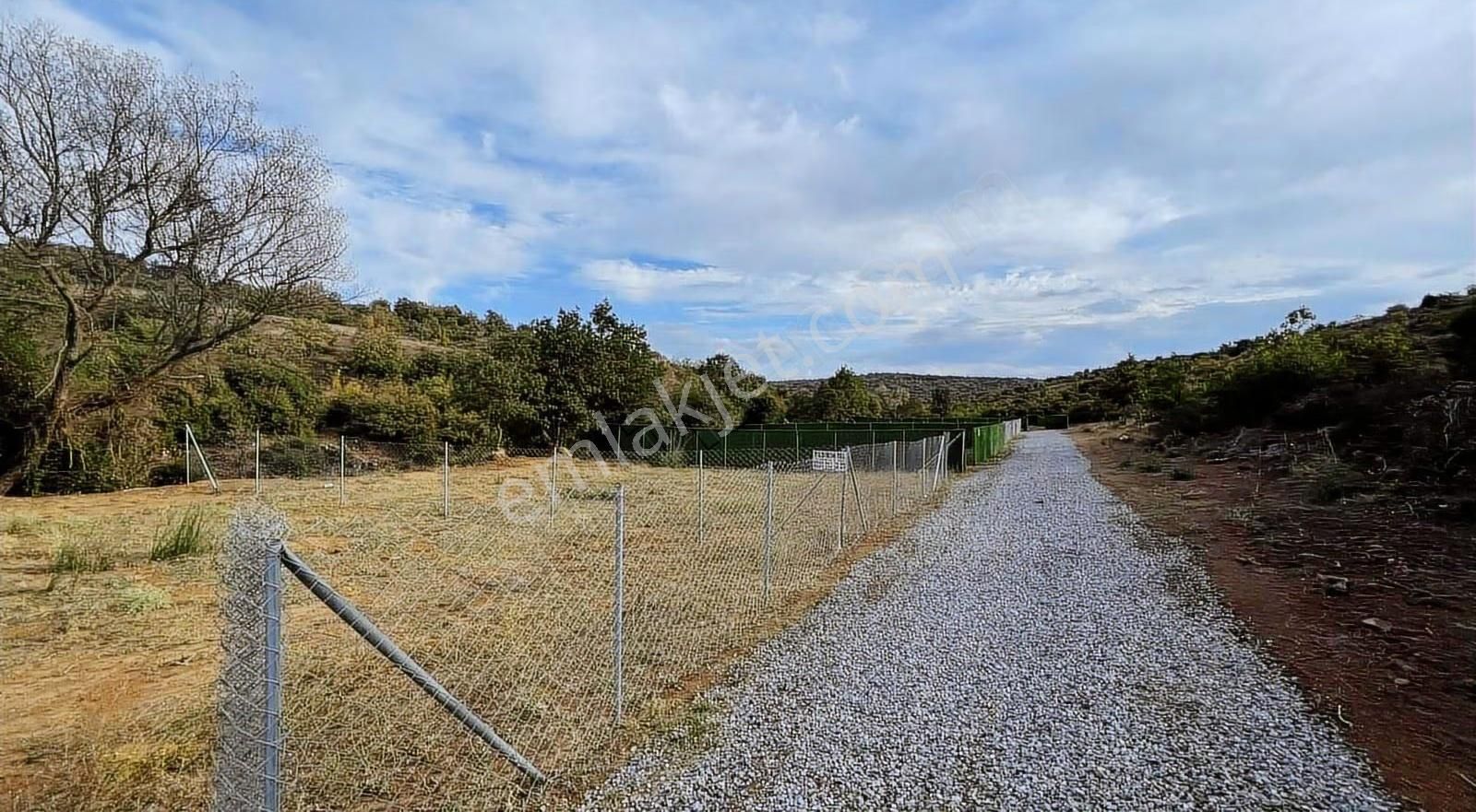 Mollafenari De 225 M2 Dere Kenarı Yeri Belli Cevrili Tarla - Görsel 5