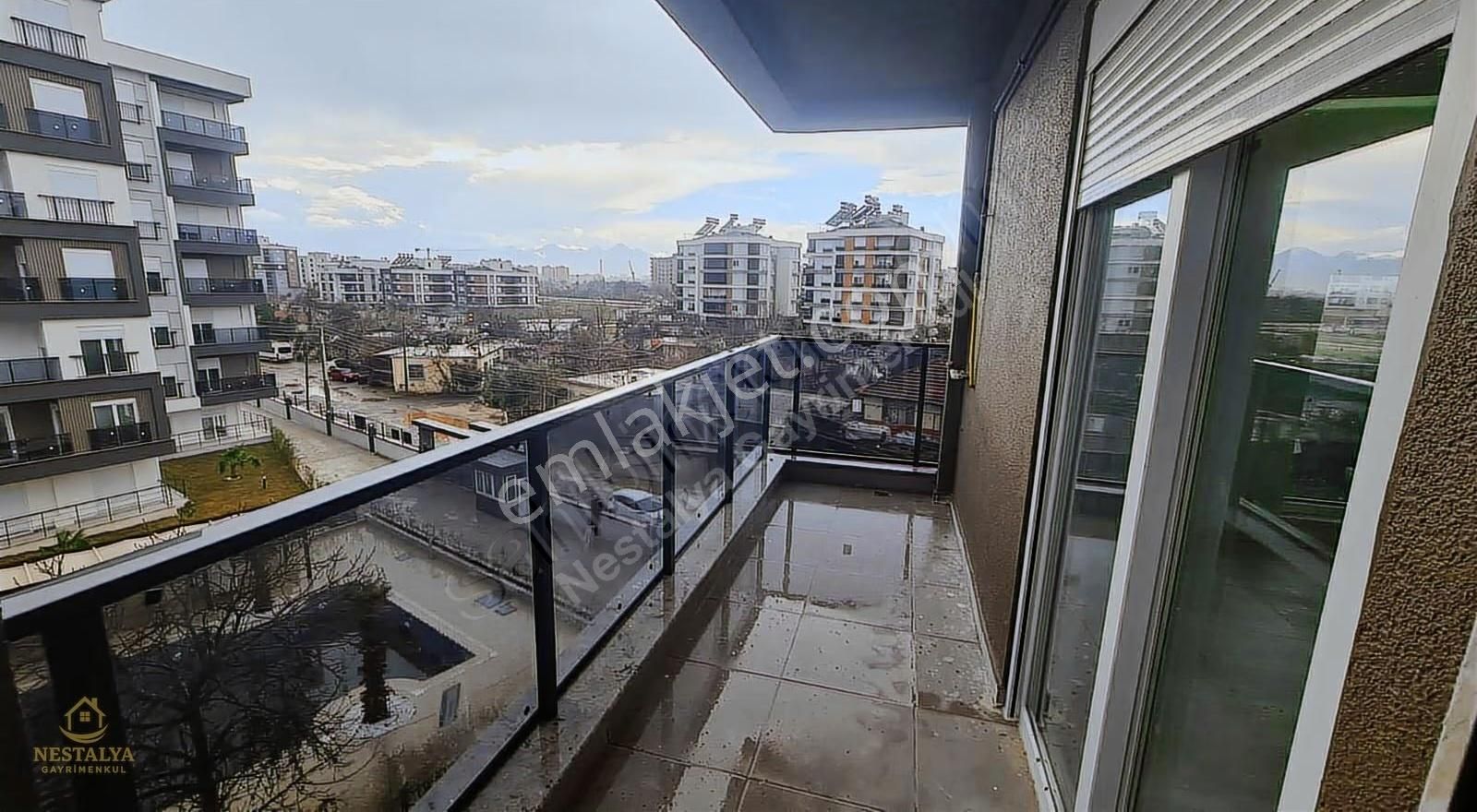 Göksu'da Site İçerisinde Havuzlu 2+1 Eşşiz Sıfır Lüx Daire - Görsel 21