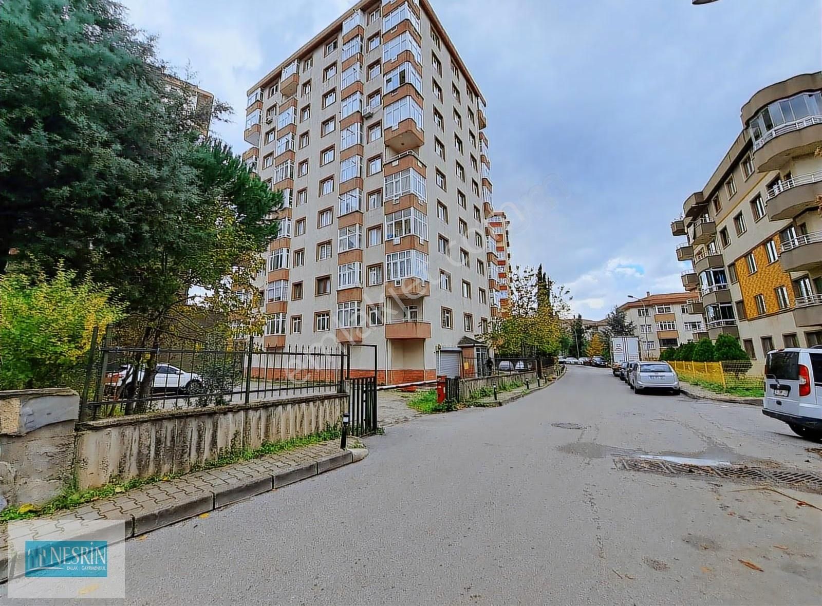 Nesrin Emlak Farkıyla Spor Salonu Kaşısında Yatırıma Uygun 3+1