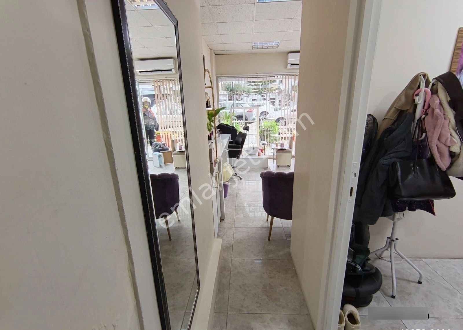 Karşıyaka Bostanlı'da Köşe 50 M2 Kiralık Dükkan - Görsel 19