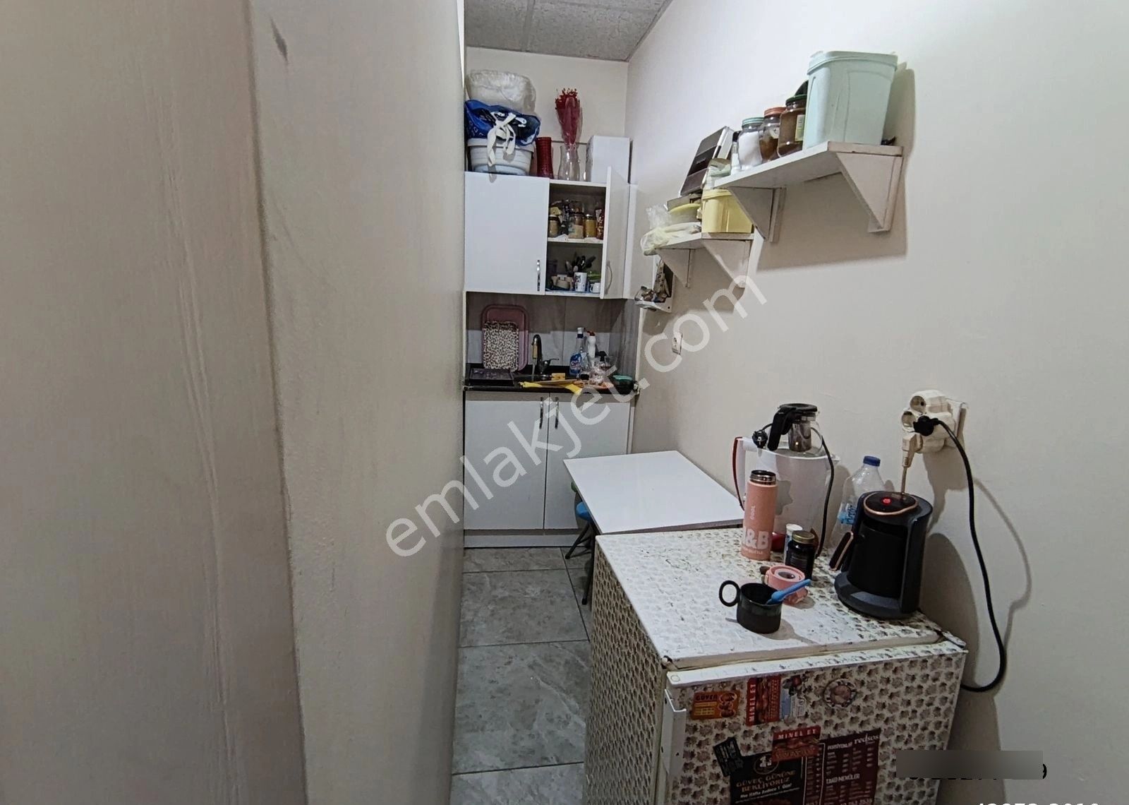 Karşıyaka Bostanlı'da Köşe 50 M2 Kiralık Dükkan - Görsel 3