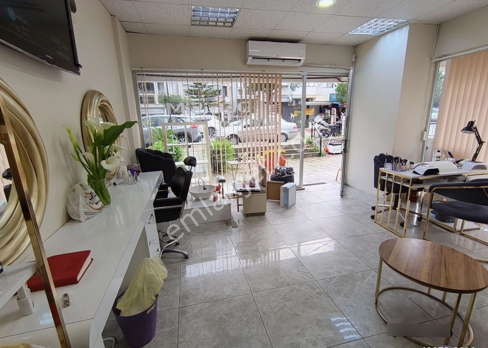 Karşıyaka Bostanlı'da Köşe 50 M2 Kiralık Dükkan - Görsel 5