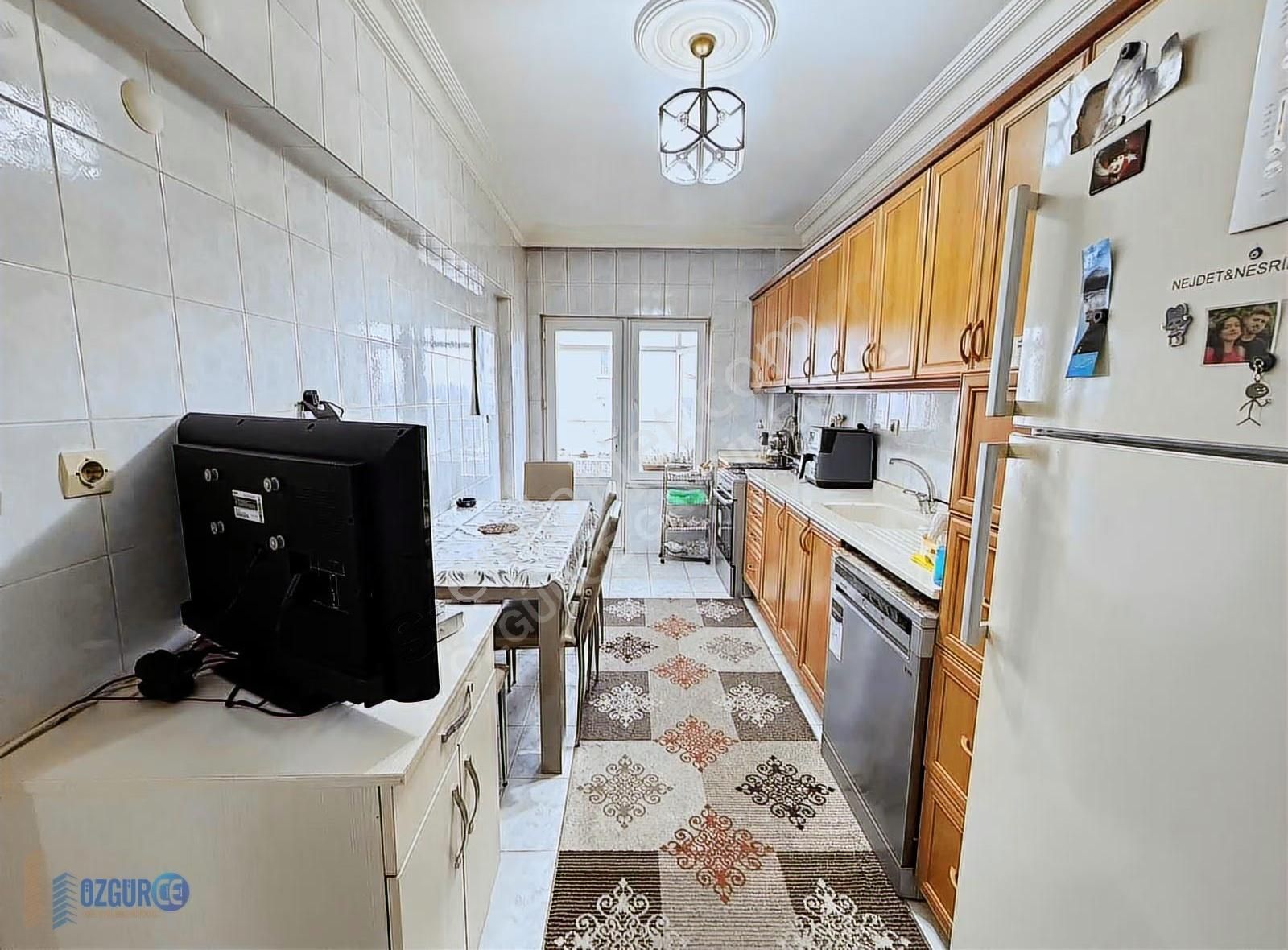 Özgürce Gyd'den Kristal Cam Sitesinde 3+1 Ara Kat Daire - Görsel 14