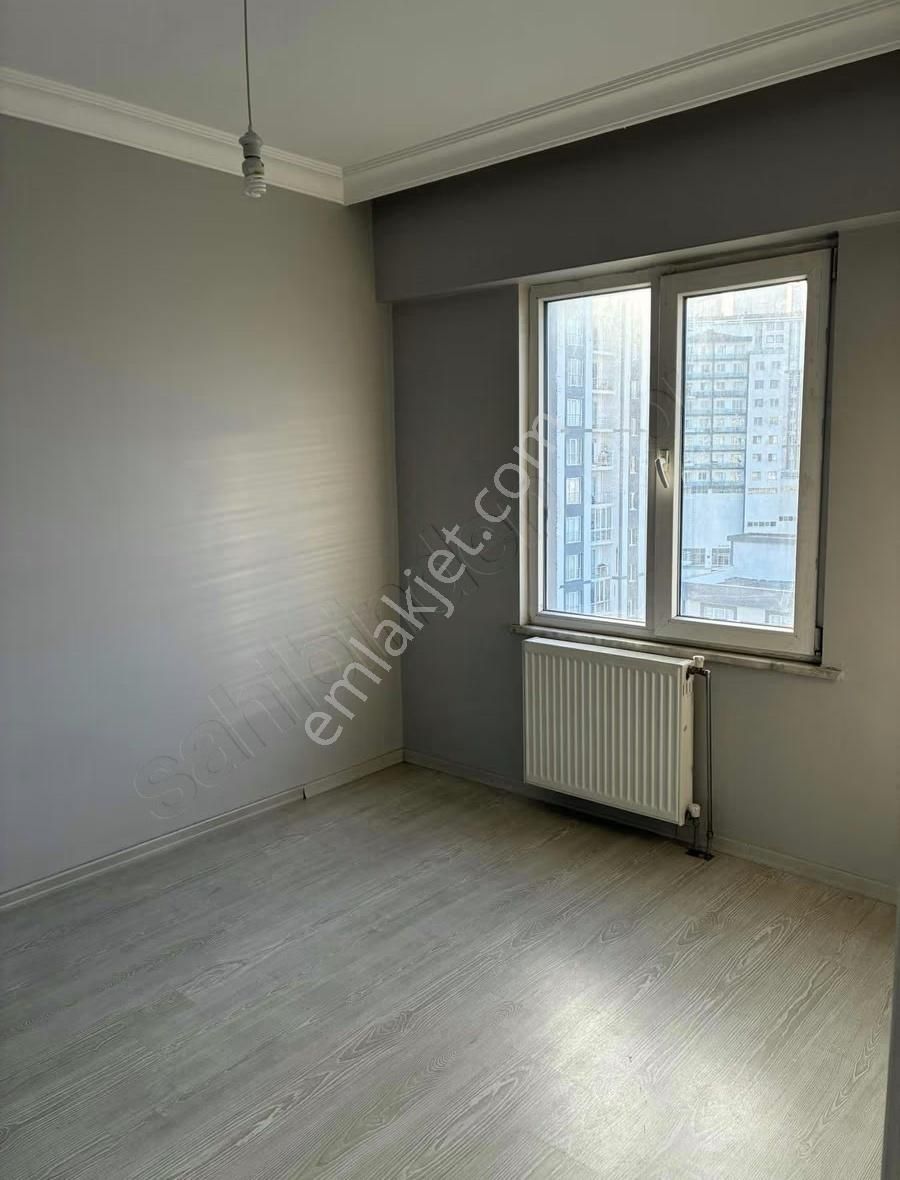 Hılıstanbul Konaklarıde Satılık Daıre.