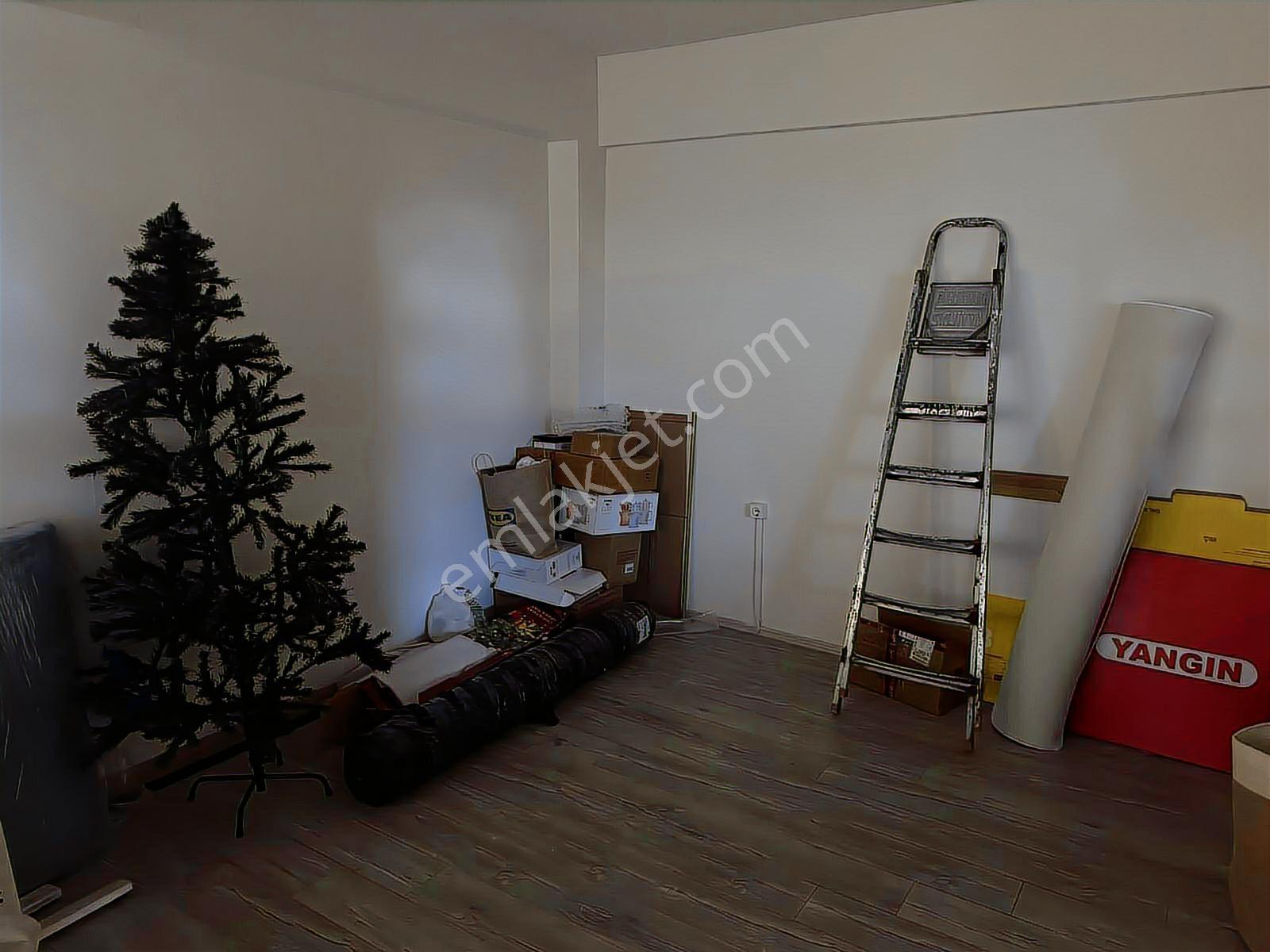 Millet Mah'de Devren Kiralık 160 M2 Dükkan - İşyeri - Görsel 4
