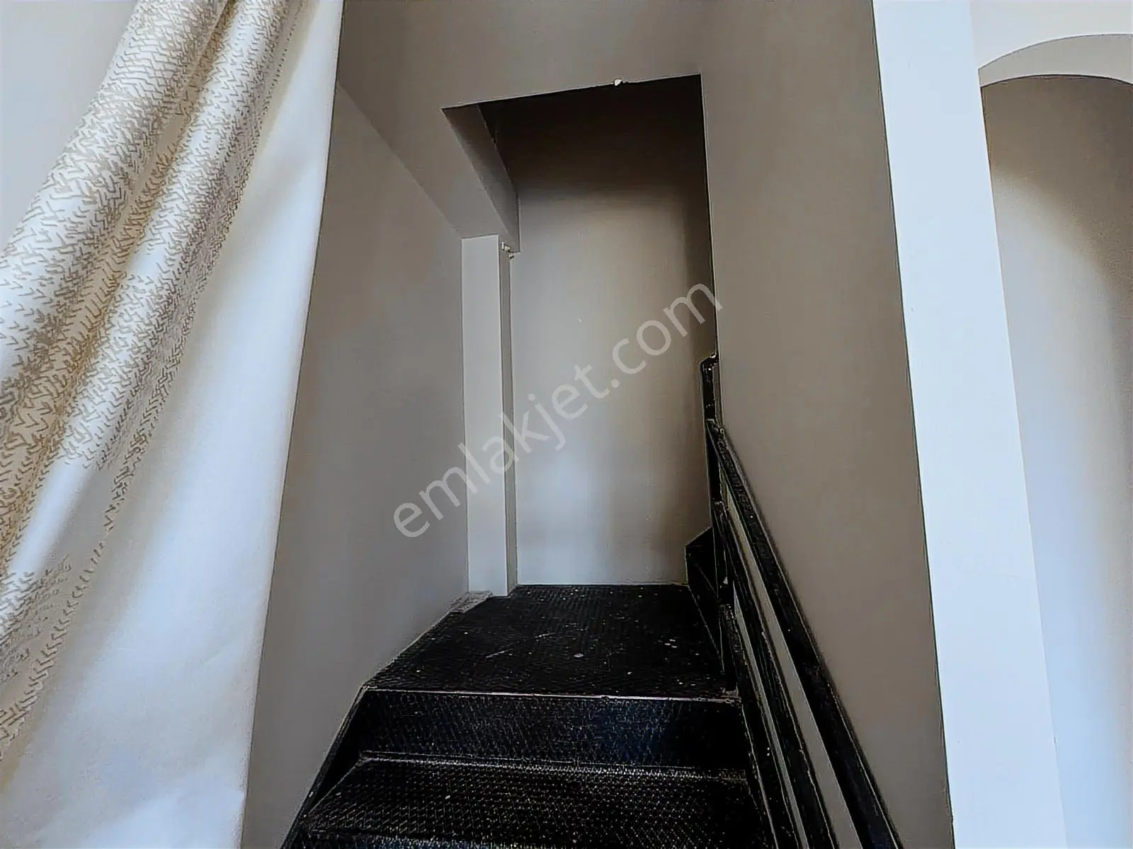 Millet Mah'de Devren Kiralık 160 M2 Dükkan - İşyeri - Görsel 2