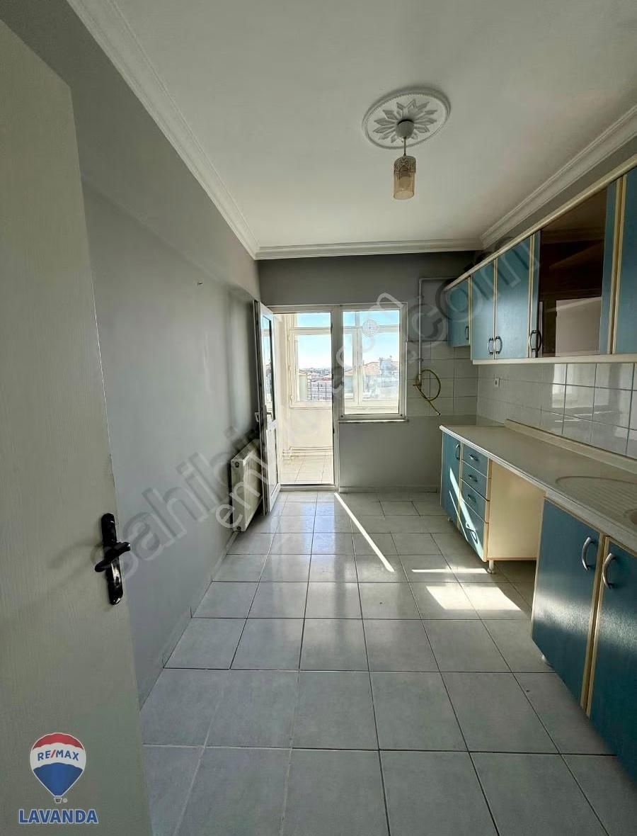 Remax Lavanda Dan Belediye Konutlarında Satılık 3+1 - Görsel 22