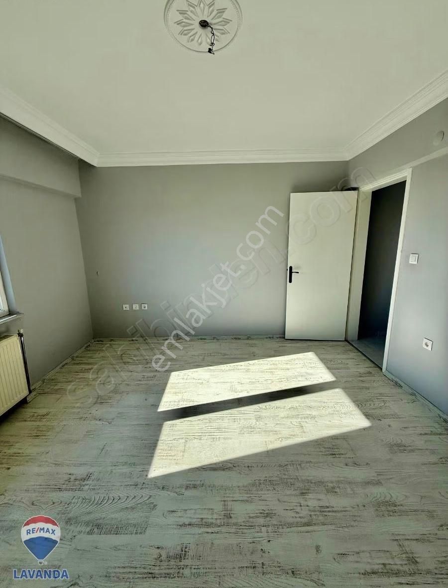 Remax Lavanda Dan Belediye Konutlarında Satılık 3+1 - Görsel 16