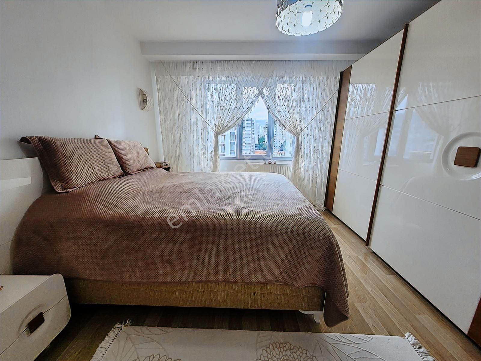 Liva Park Sitesi Havuz Manzaralı Katta Tek Satılık 4+1 Daire - Görsel 2